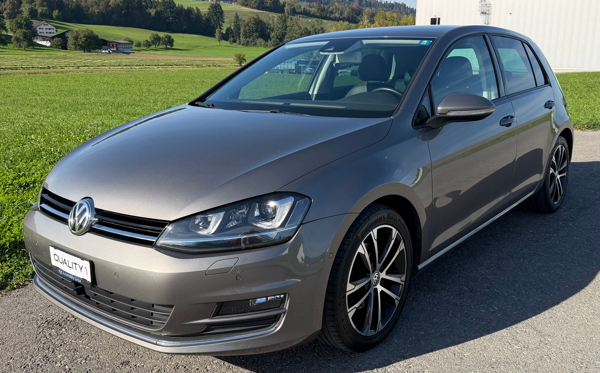 VW Golf 2.0 TDI Highline 4Motion-image-0