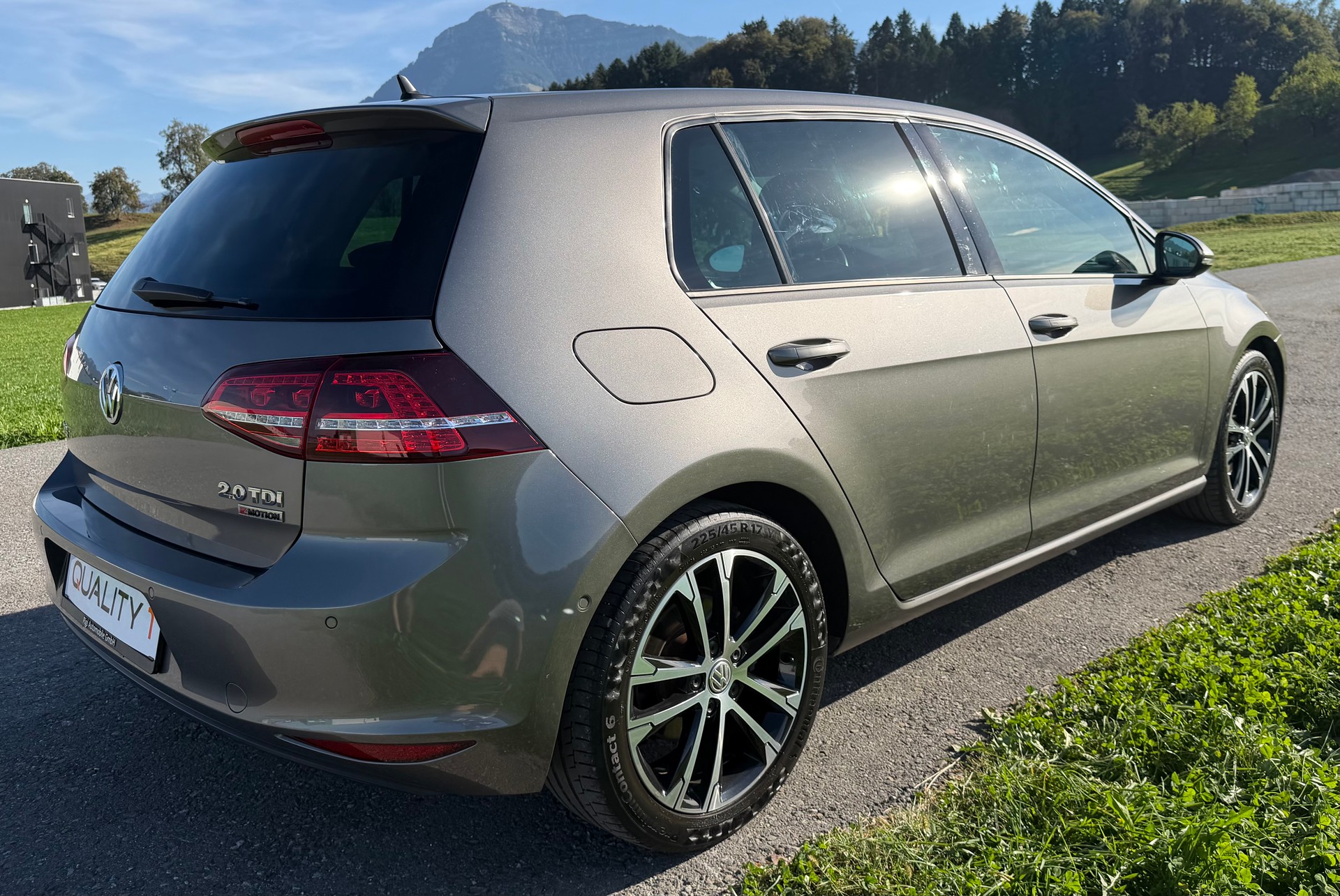 VW Golf 2.0 TDI Highline 4Motion-image-5