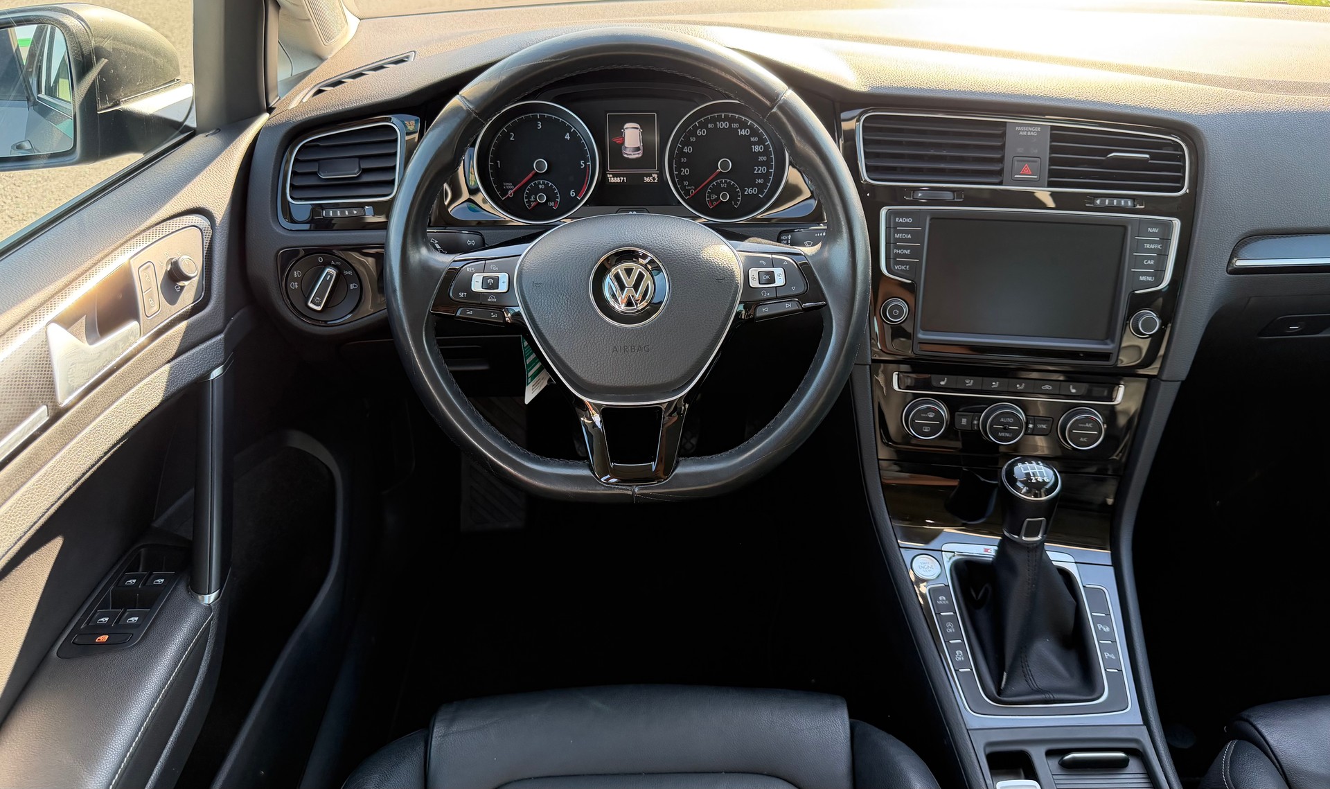 VW Golf 2.0 TDI Highline 4Motion-image-13
