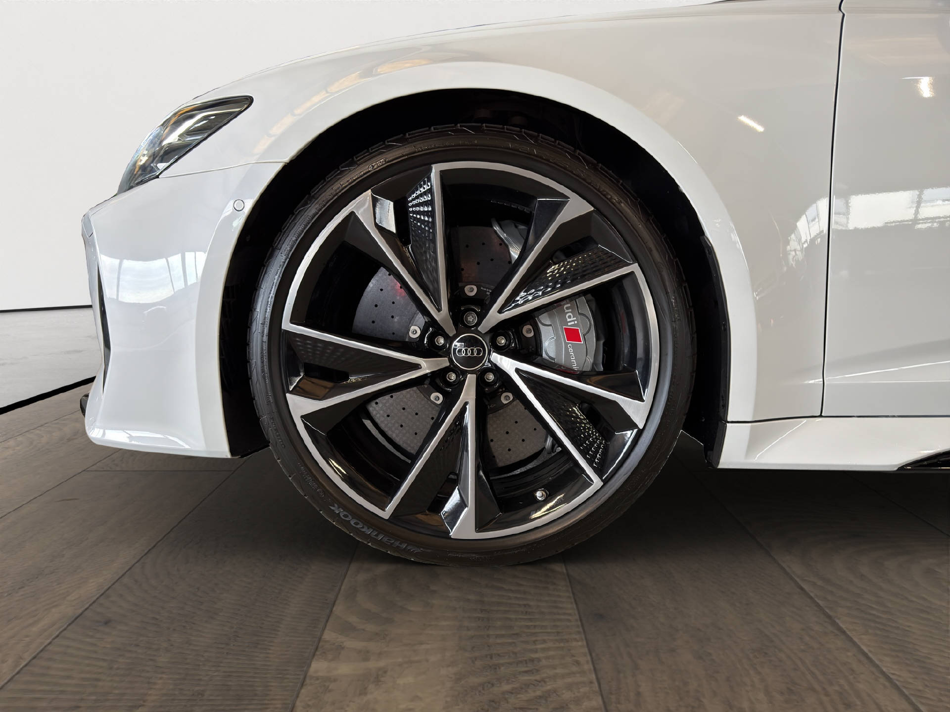 AUDI RS6 Avant 4.0 V8 TFSI quattro T-Tronic-image-8