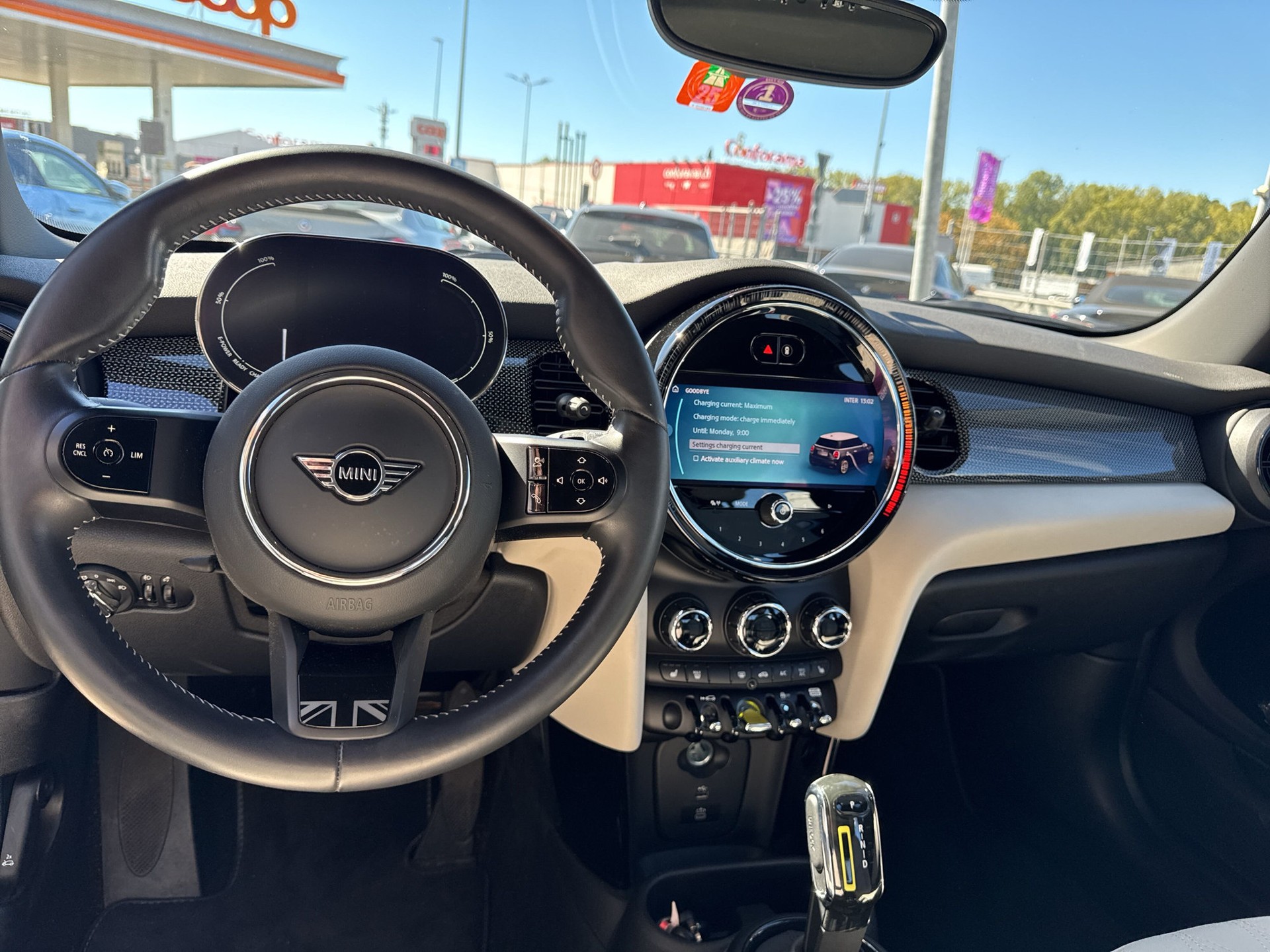 MINI Cooper SE-image-11