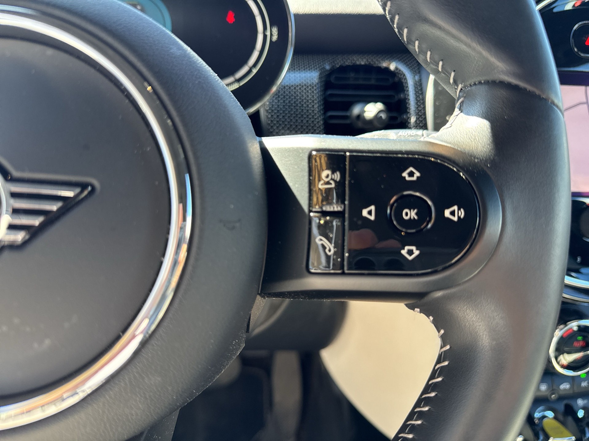 MINI Cooper SE-image-15