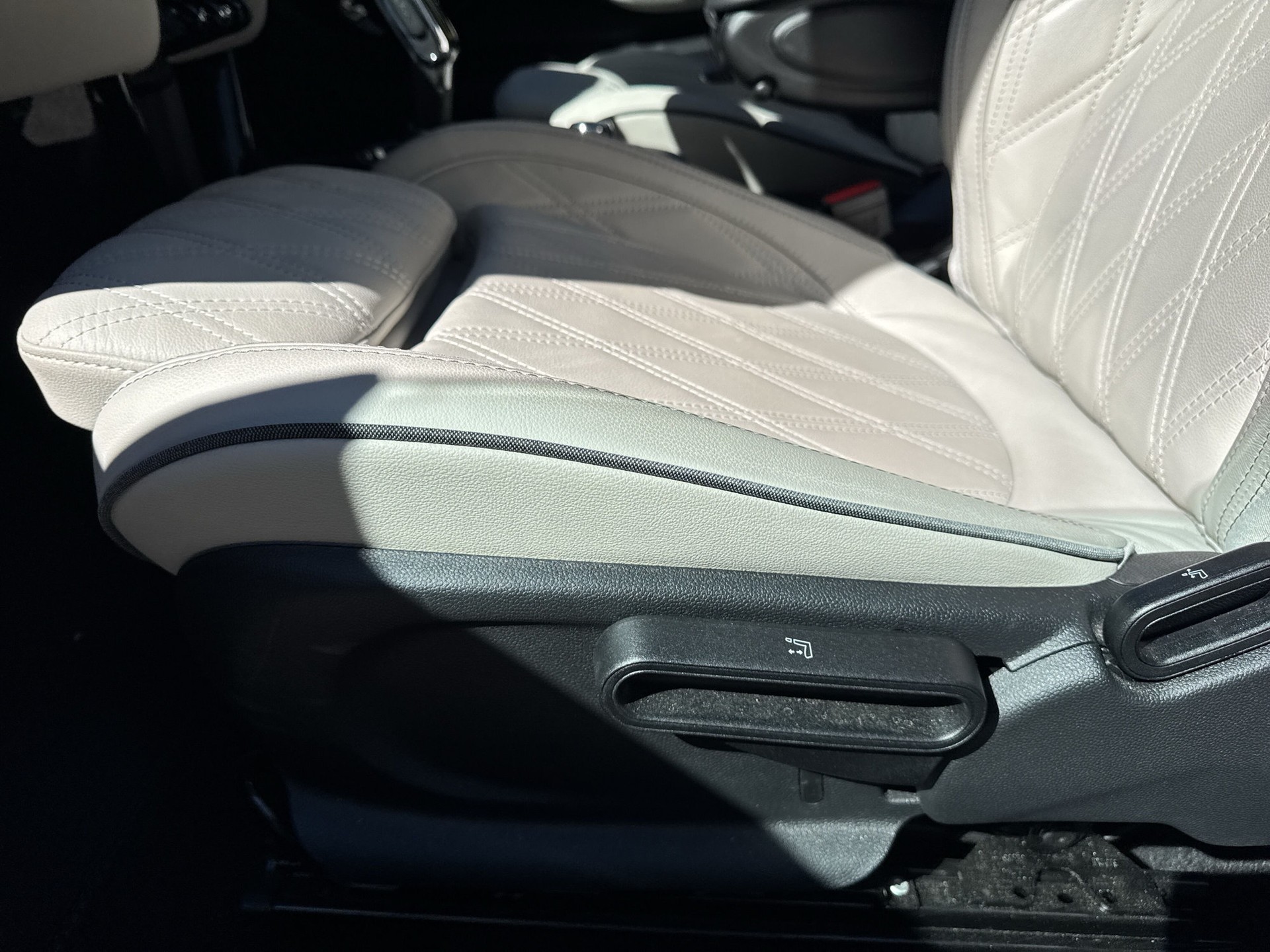 MINI Cooper SE-image-18