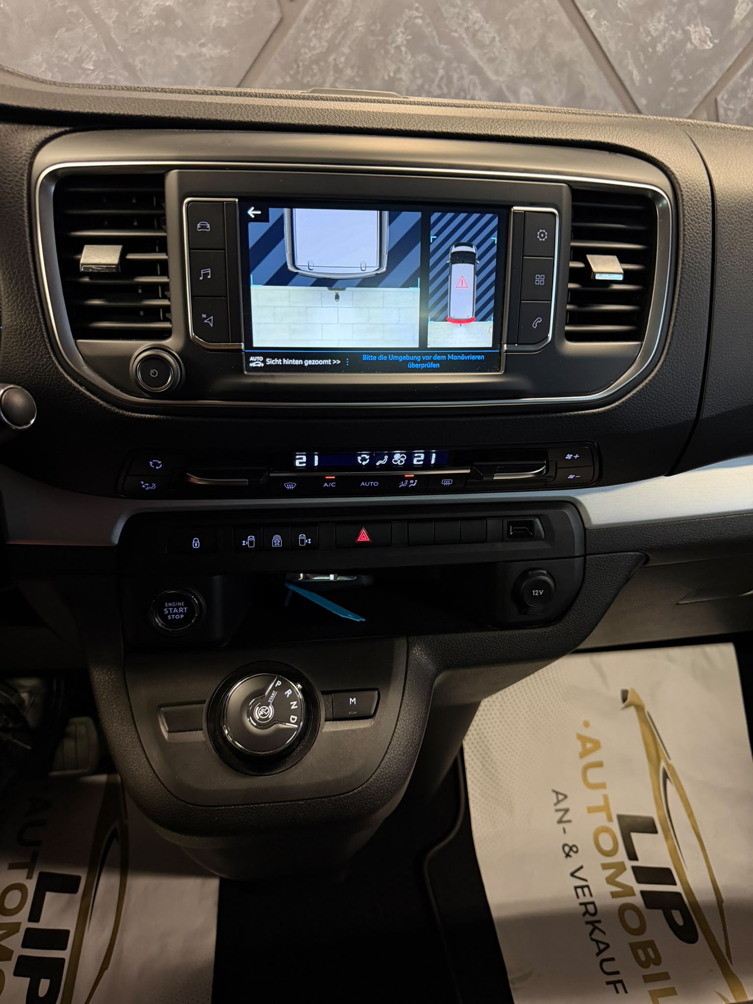 PEUGEOT Traveller 2.0 BlueHDi Allure Standard EAT8 VIP-image-9