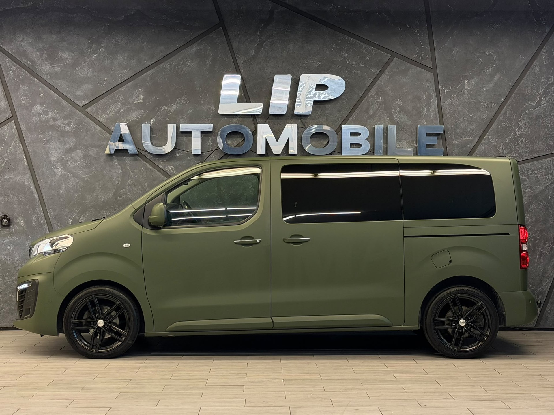 PEUGEOT Traveller 2.0 BlueHDi Allure Standard EAT8 VIP-image-3