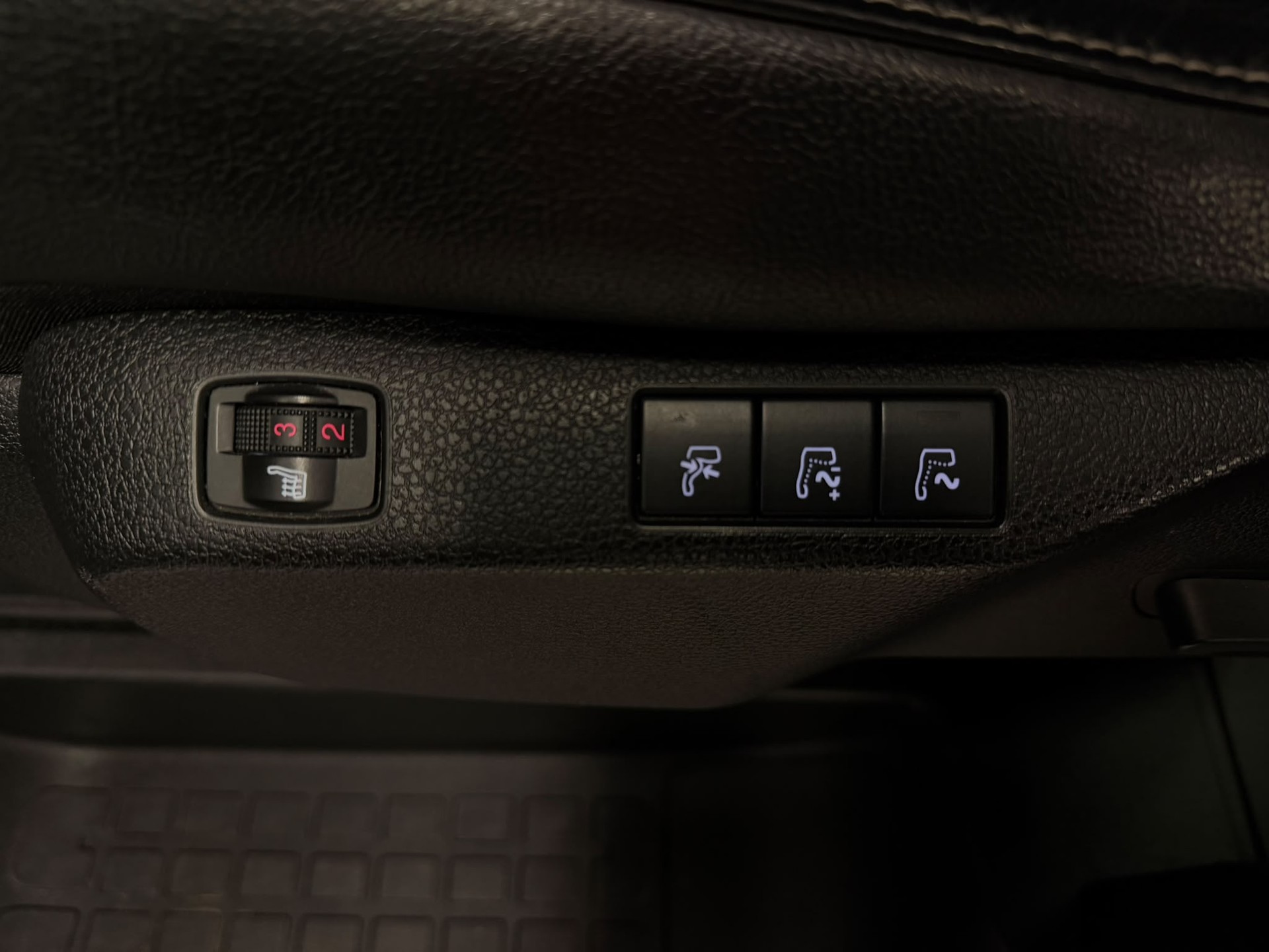 PEUGEOT Traveller 2.0 BlueHDi Allure Standard EAT8 VIP-image-12