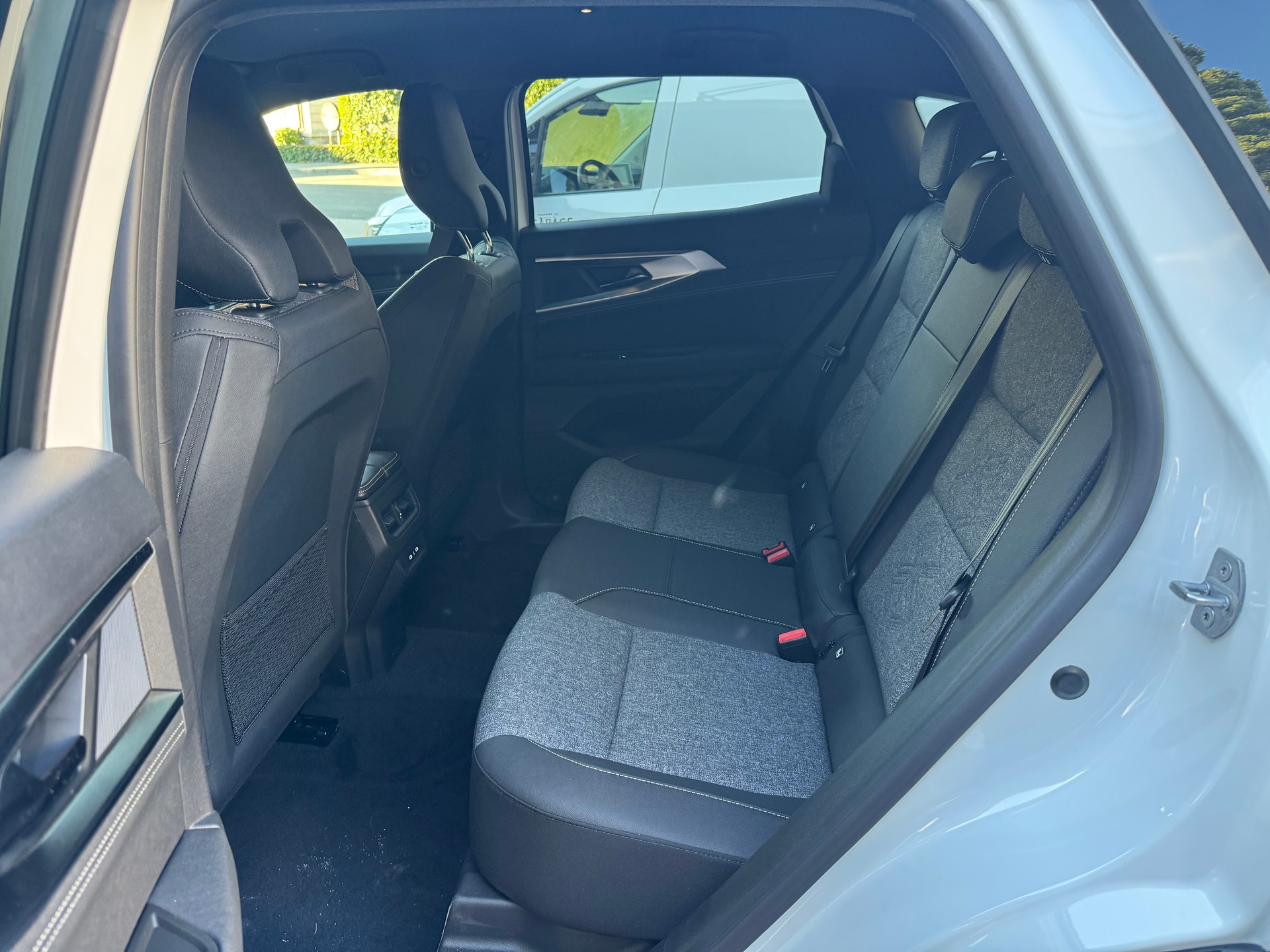 RENAULT Austral 1.3 MHEV 160 Techno A-image-11