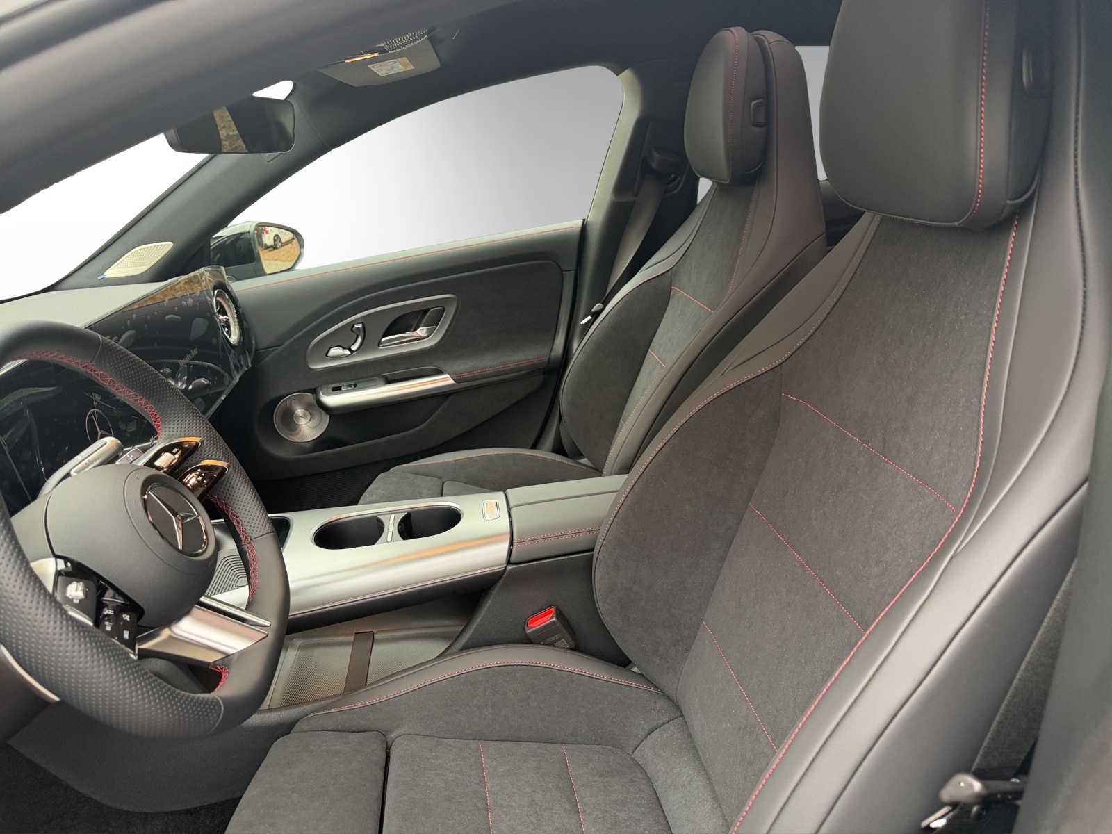 MERCEDES-BENZ CLA Shooting Brake 200 4Matic 8G-DCT-image-8