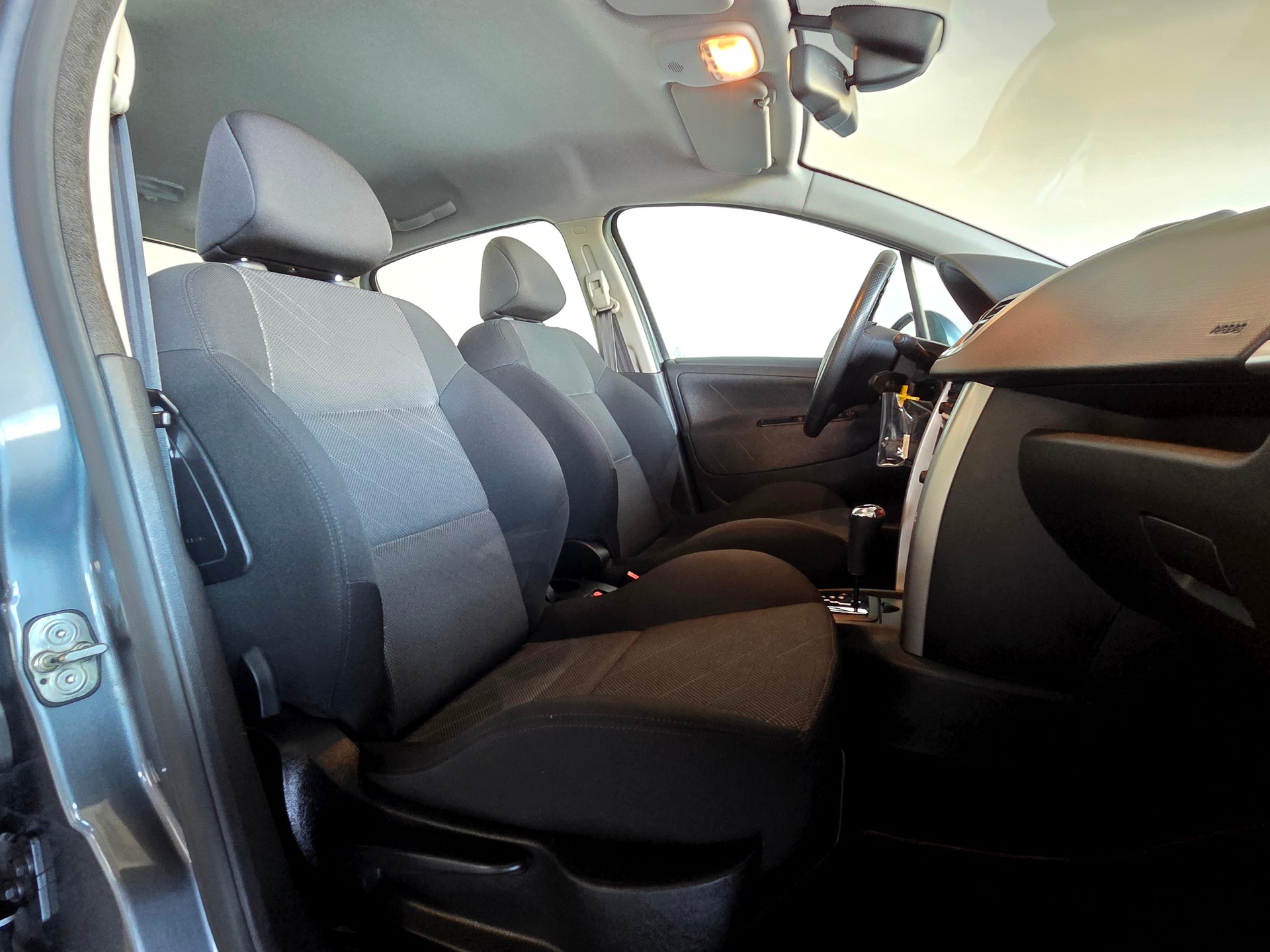 PEUGEOT 207 1.6 16V Sport Automatic-image-14