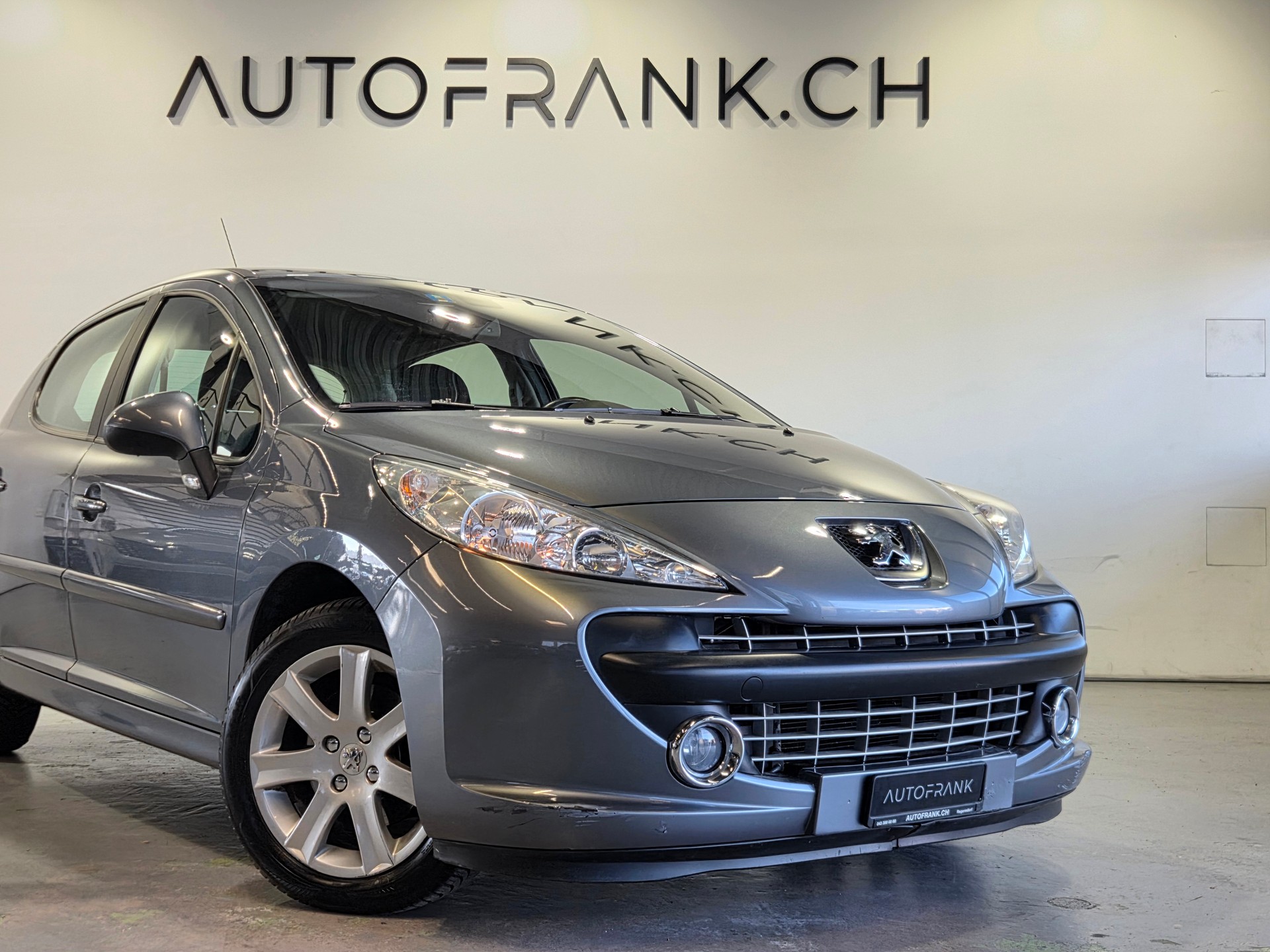 PEUGEOT 207 1.6 16V Sport Automatic-image-2