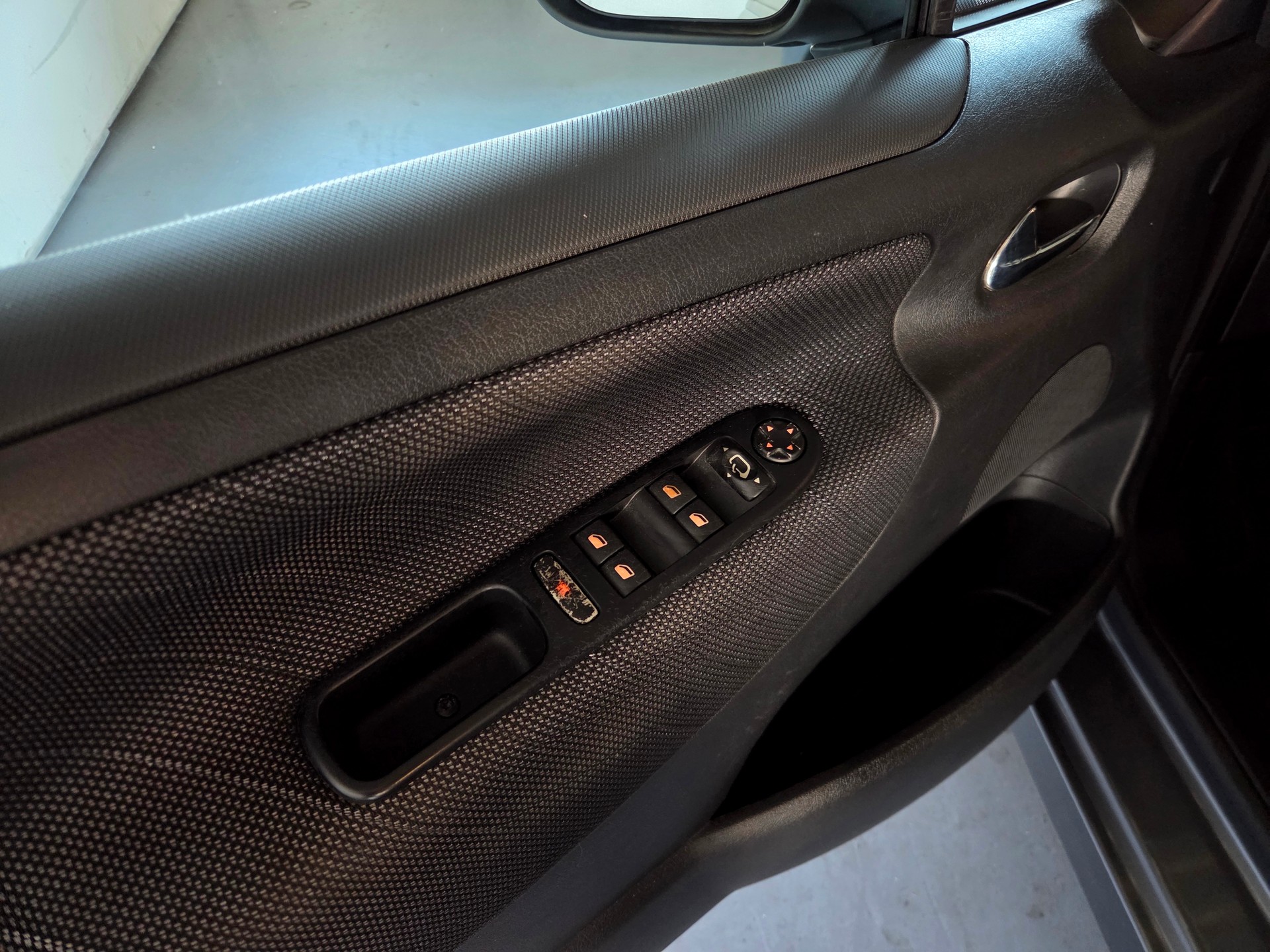 PEUGEOT 207 1.6 16V Sport Automatic-image-16