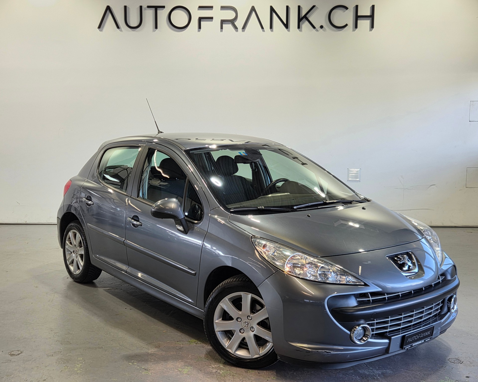 PEUGEOT 207 1.6 16V Sport Automatic-image-3