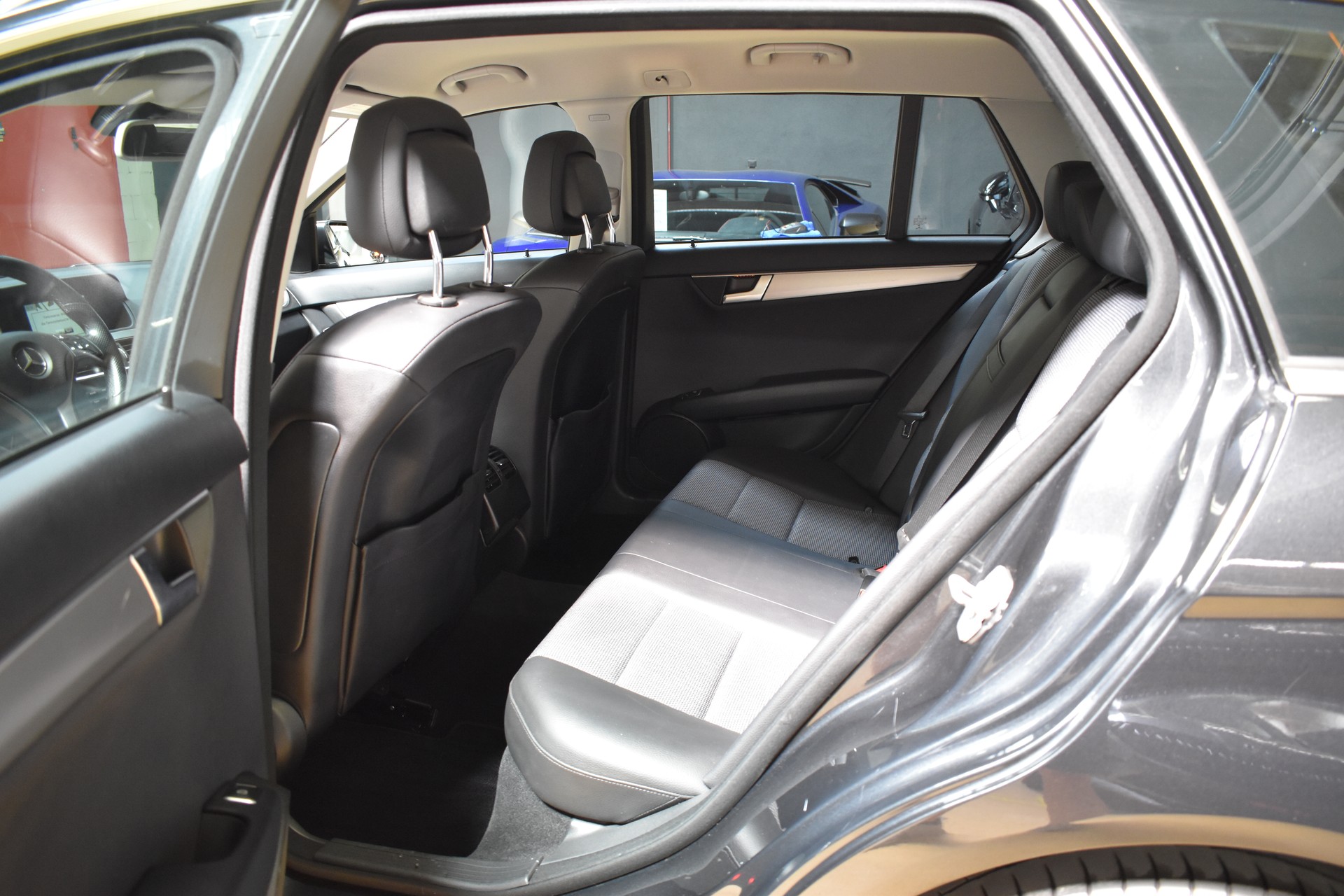 MERCEDES-BENZ C 220 CDI Avantgarde 4Matic 7G-Tronic - FaceLift Model-image-14