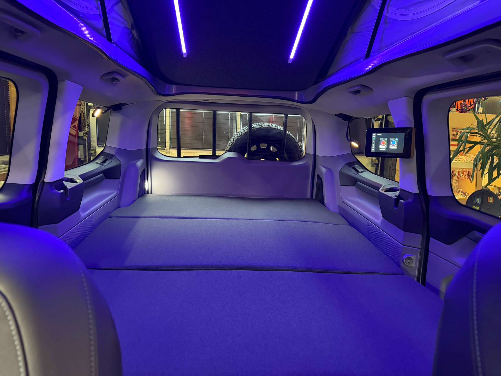 FORD "VANEXT OFFROAD" CAMPER 4X4 "FORD TOURNEO CUSTOM" HÖHER + 5 PLÄTZER AUTOMAT MIT AHK......SONDERANFERTIGUNG CH GEPRÜFT !!-image-4