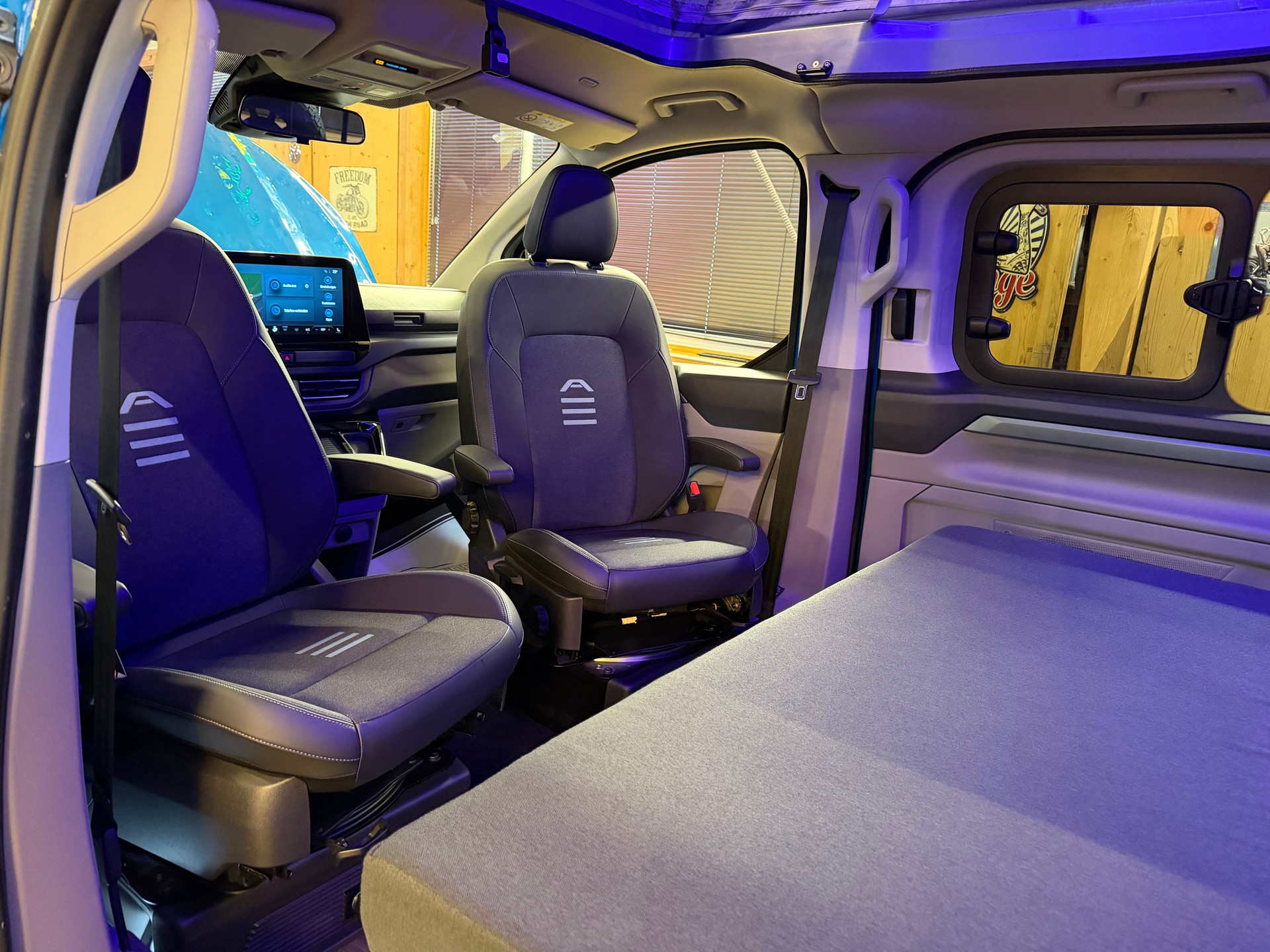 FORD "VANEXT OFFROAD" CAMPER 4X4 "FORD TOURNEO CUSTOM" HÖHER + 5 PLÄTZER AUTOMAT MIT AHK......SONDERANFERTIGUNG CH GEPRÜFT !!-image-18