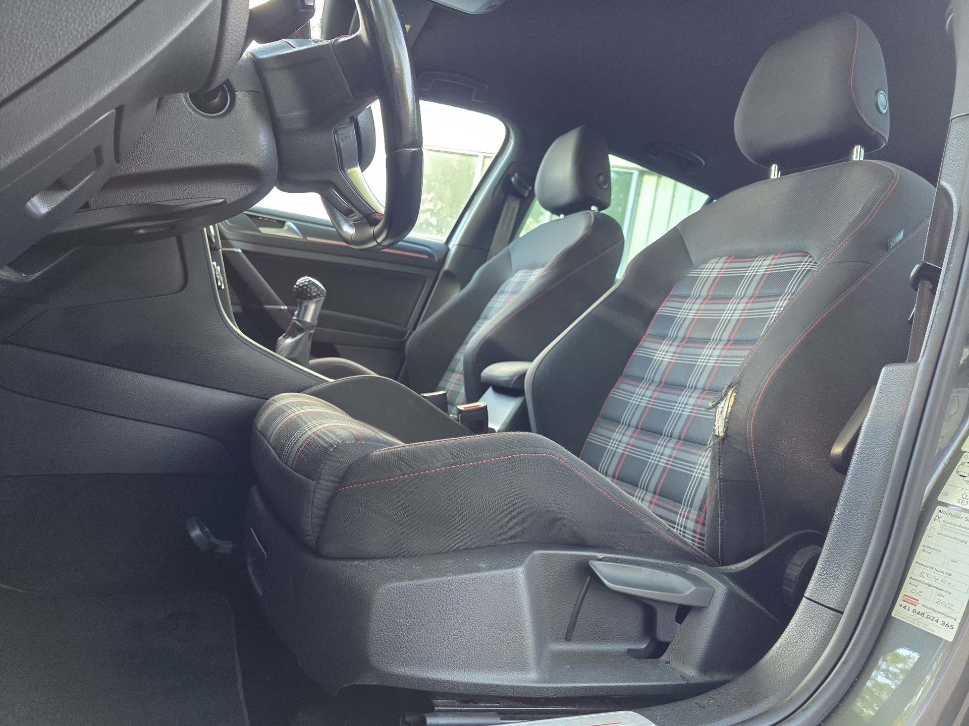 VW Golf 2.0 TSI GTI-image-11