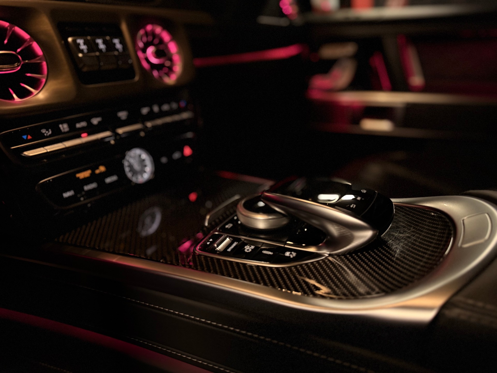 MERCEDES-BENZ G 63 AMG Speedshift Plus G-Tronic / ** DESIGNO Manufactur ** / Frisch ab MFK, Service + Neue Pneu!-image-15