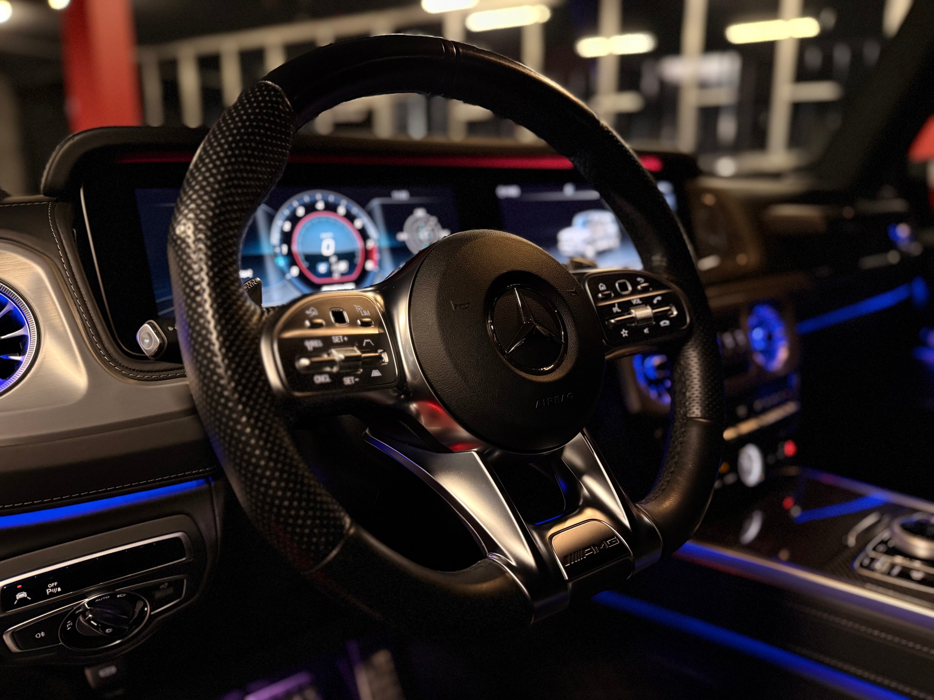 MERCEDES-BENZ G 63 AMG Speedshift Plus G-Tronic / ** DESIGNO Manufactur ** / Frisch ab MFK, Service + Neue Pneu!-image-12