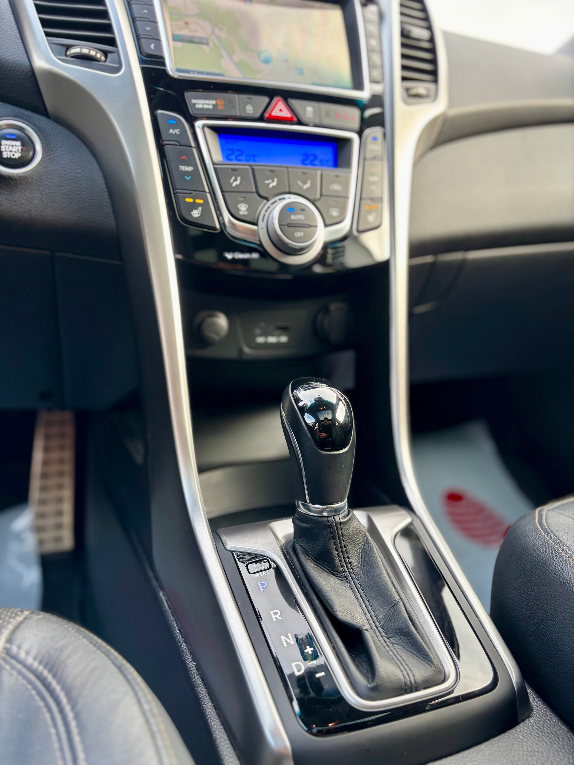 HYUNDAI i30 1.6 GDI Premium Automatic-image-8