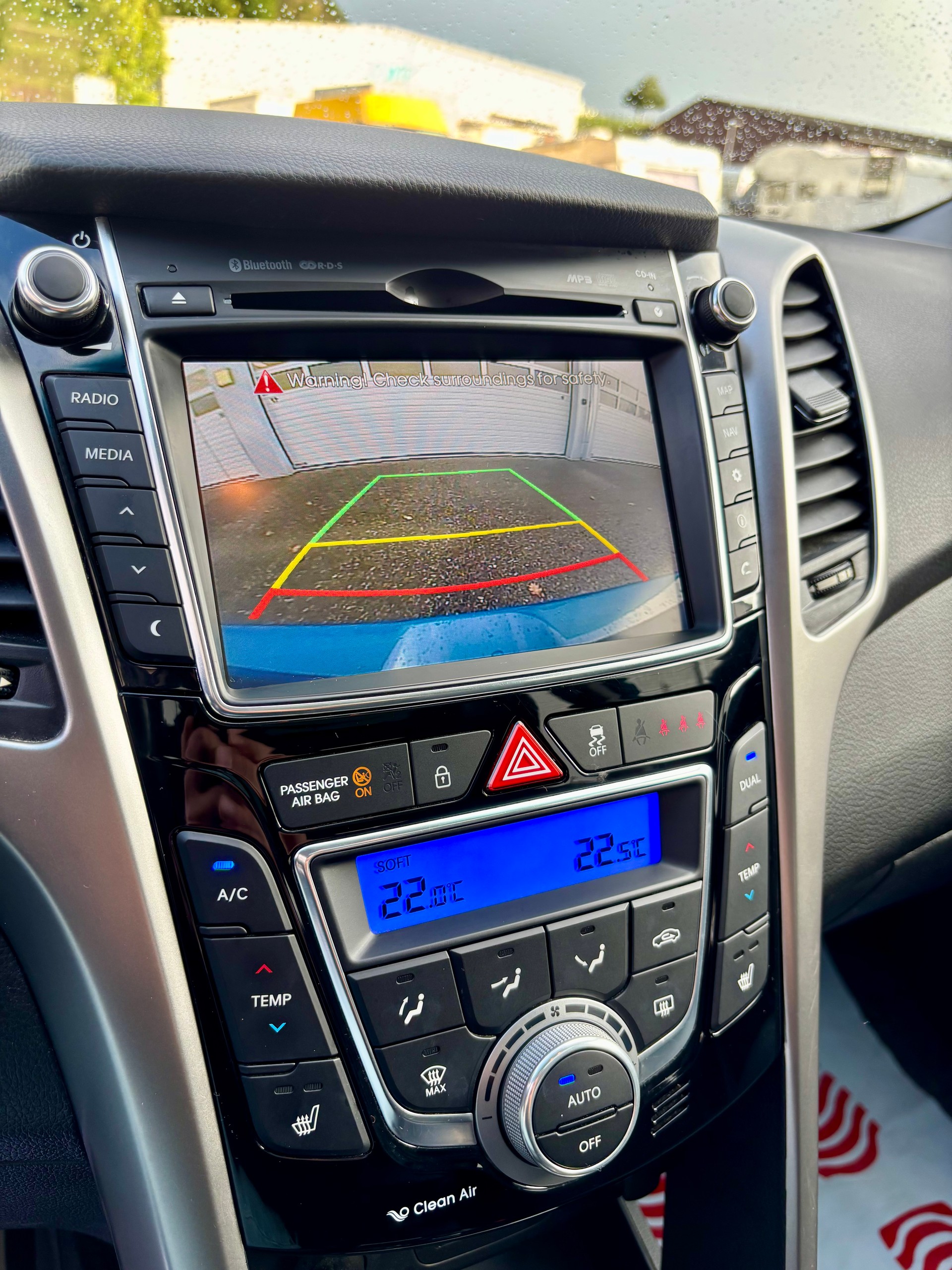 HYUNDAI i30 1.6 GDI Premium Automatic-image-12