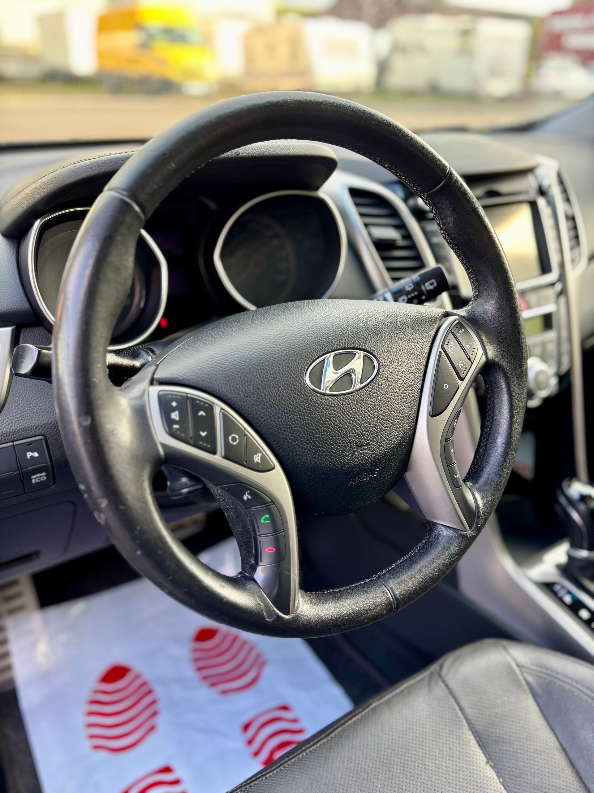HYUNDAI i30 1.6 GDI Premium Automatic-image-10