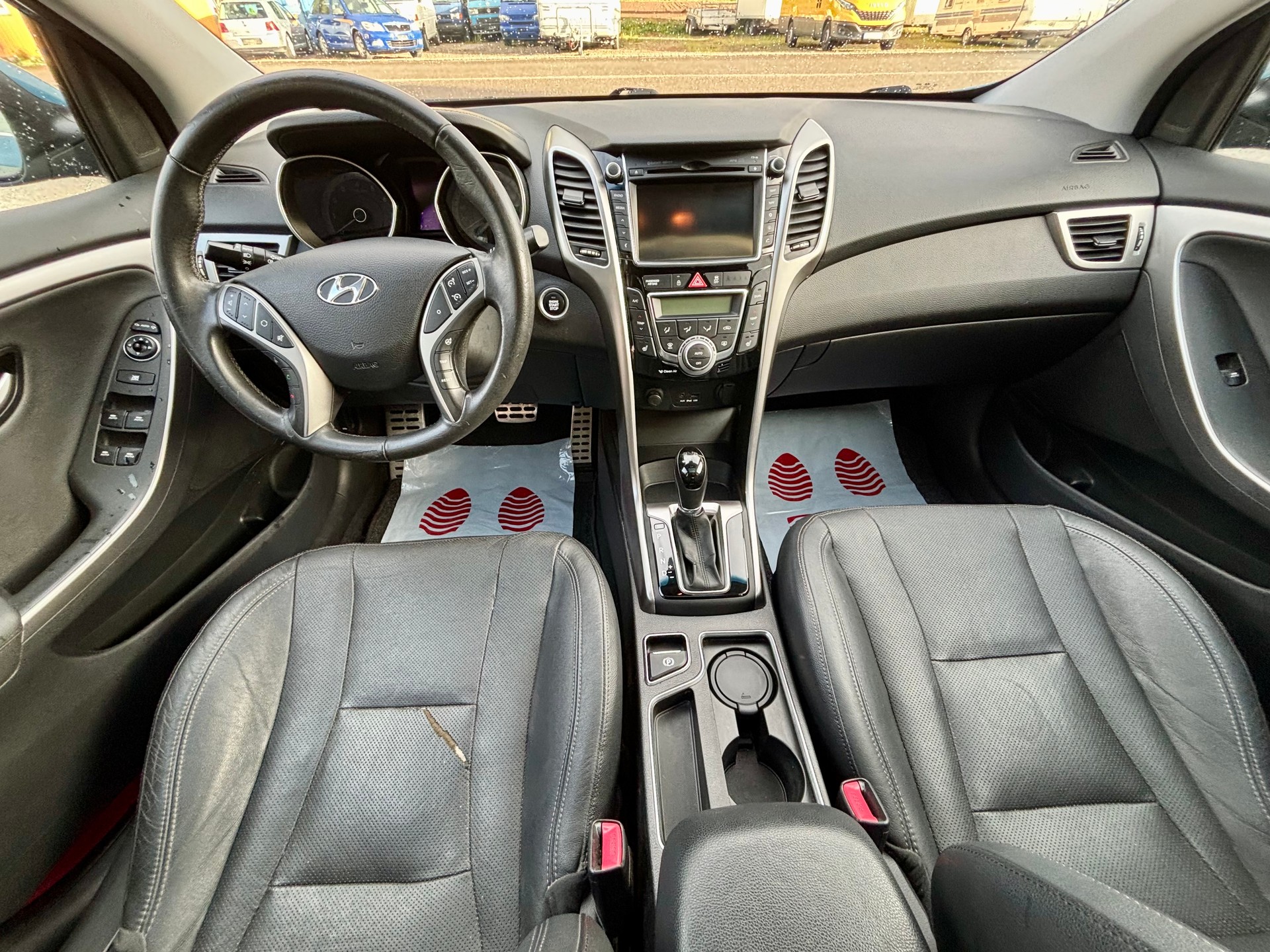 HYUNDAI i30 1.6 GDI Premium Automatic-image-6