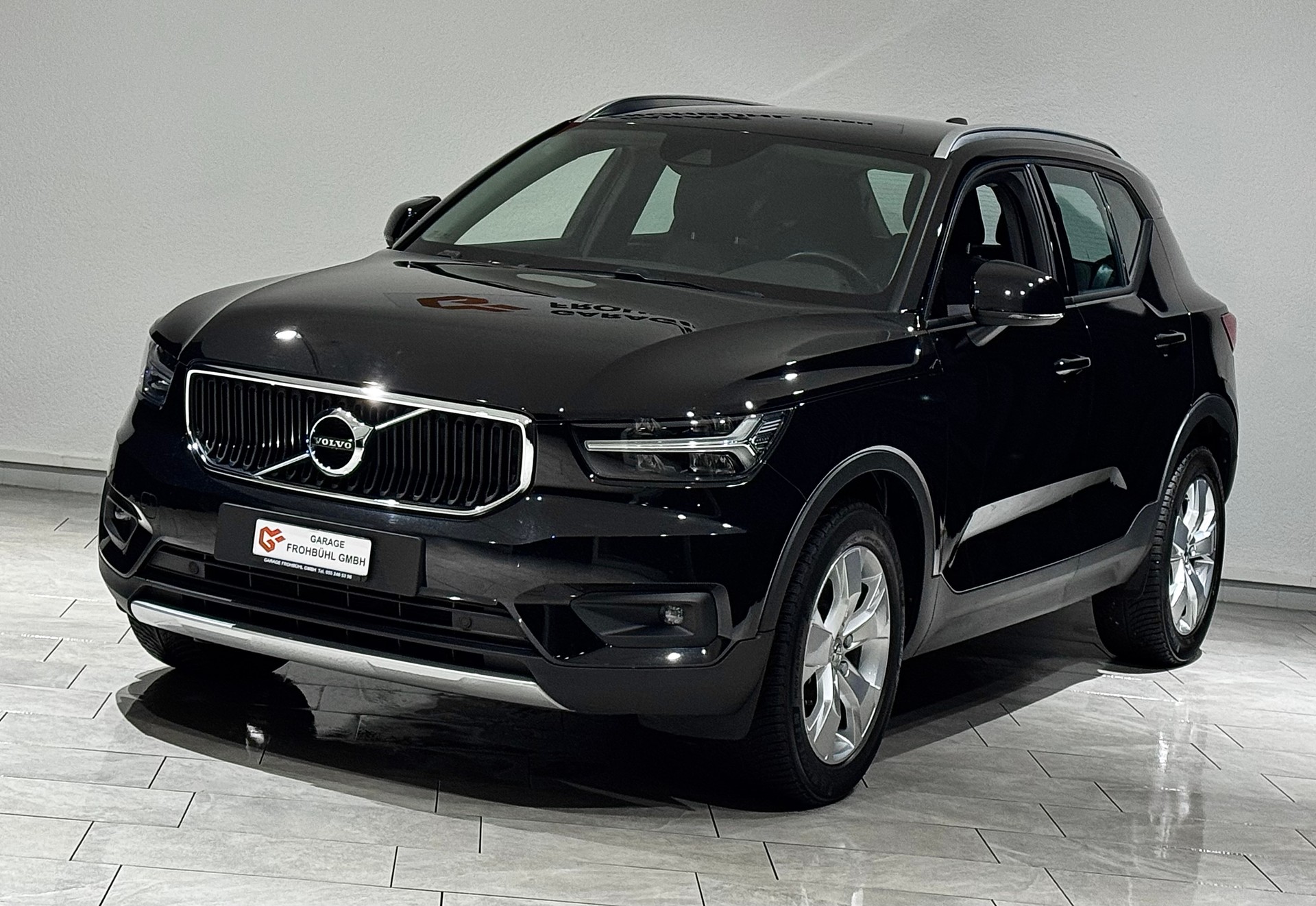 VOLVO XC40 B4 Benzin Mild Hybrid AWD Momentum Geartronic | 1.Hand | AHK |-image-0