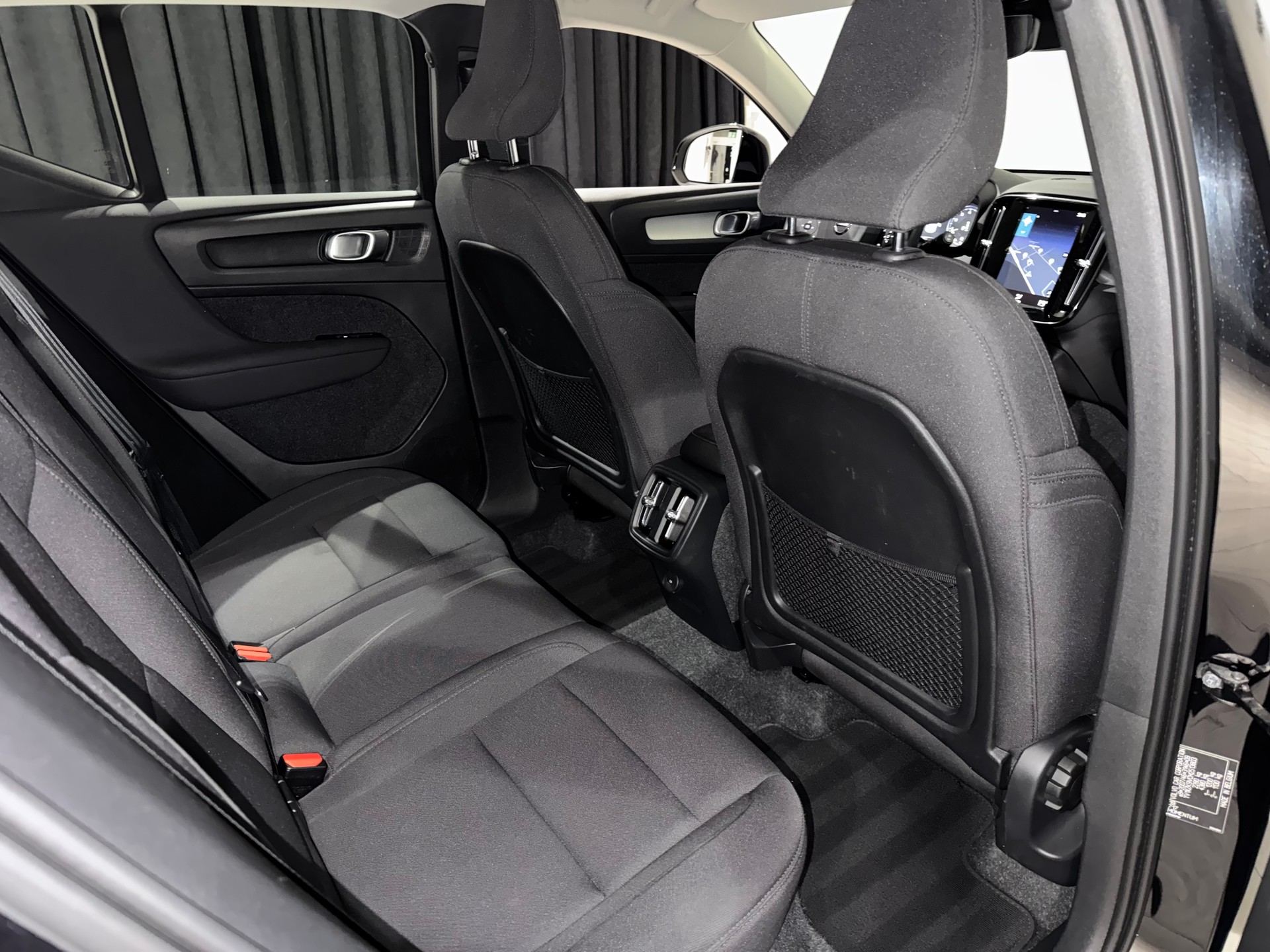 VOLVO XC40 B4 Benzin Mild Hybrid AWD Momentum Geartronic | 1.Hand | AHK |-image-15