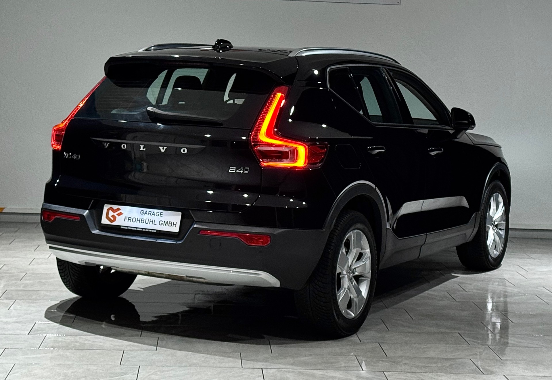 VOLVO XC40 B4 Benzin Mild Hybrid AWD Momentum Geartronic | 1.Hand | AHK |-image-4