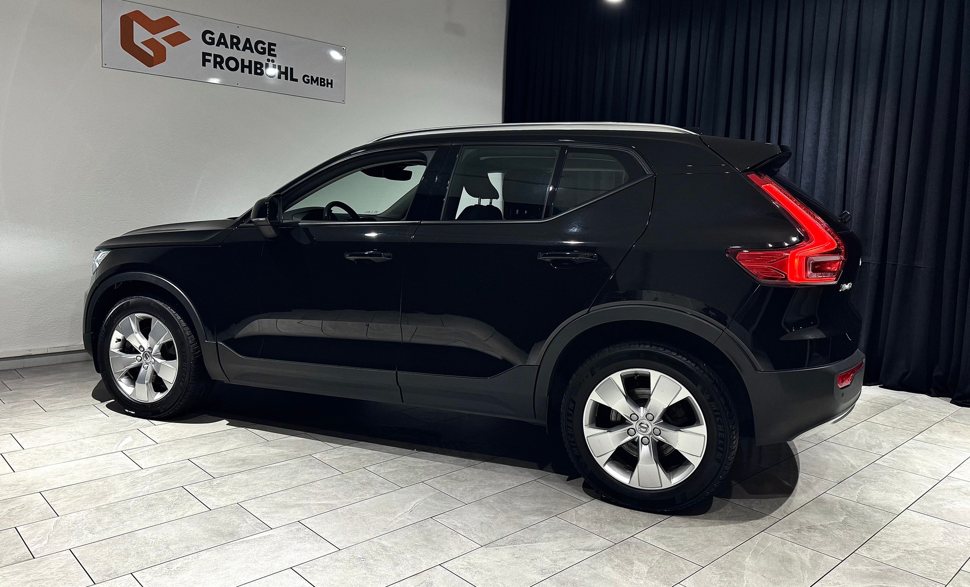 VOLVO XC40 B4 Benzin Mild Hybrid AWD Momentum Geartronic | 1.Hand | AHK |-image-7
