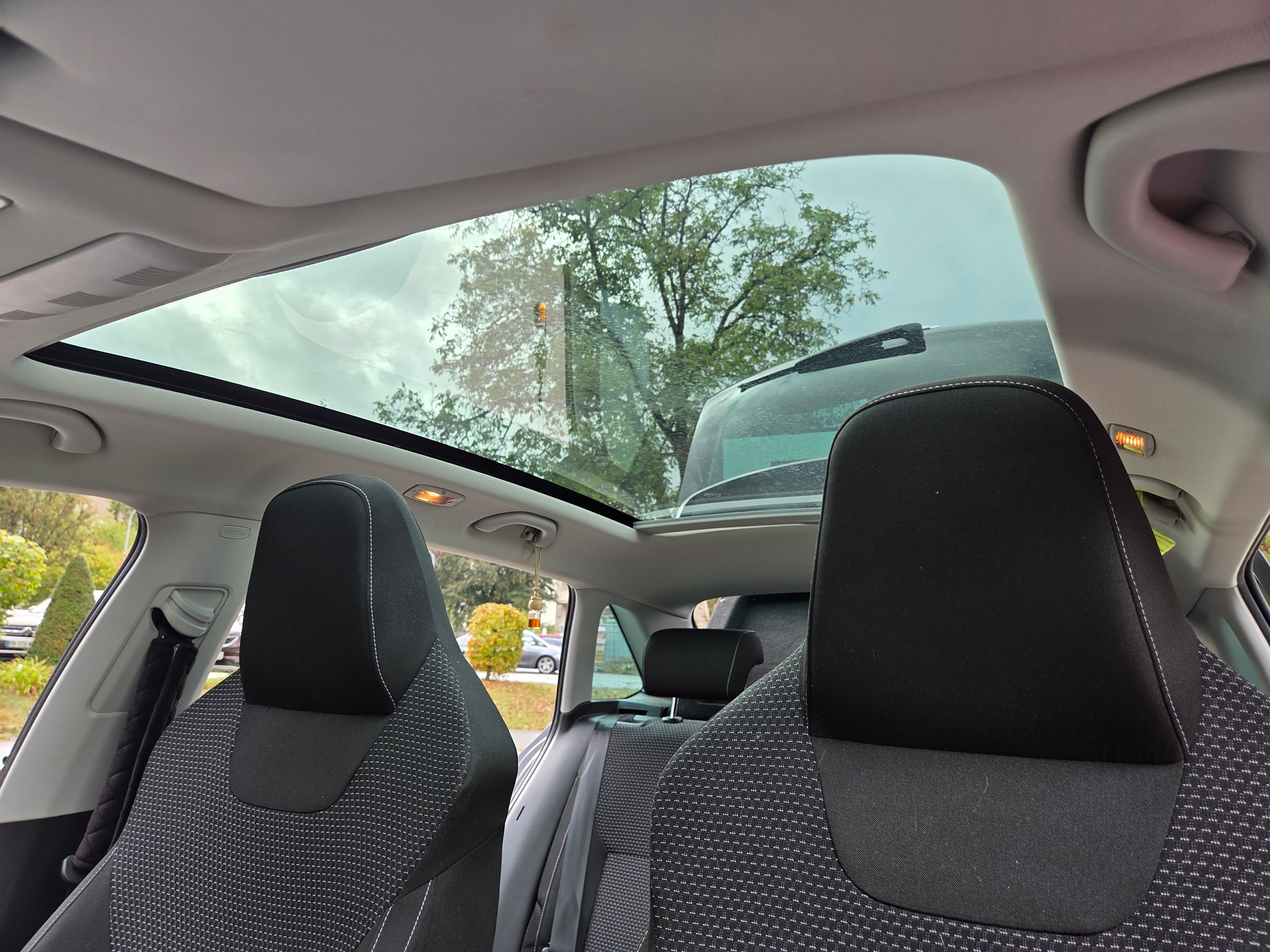 SKODA 1.2 TSI Elegance-image-2