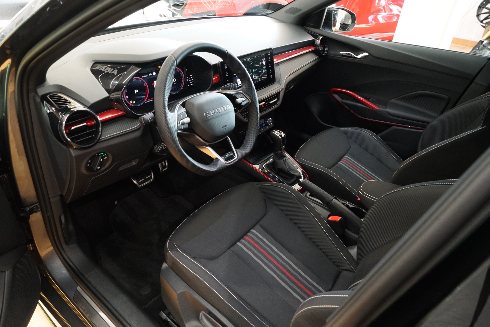 SKODA Fabia 1.0 TSI Monte Carlo DSG-image-9