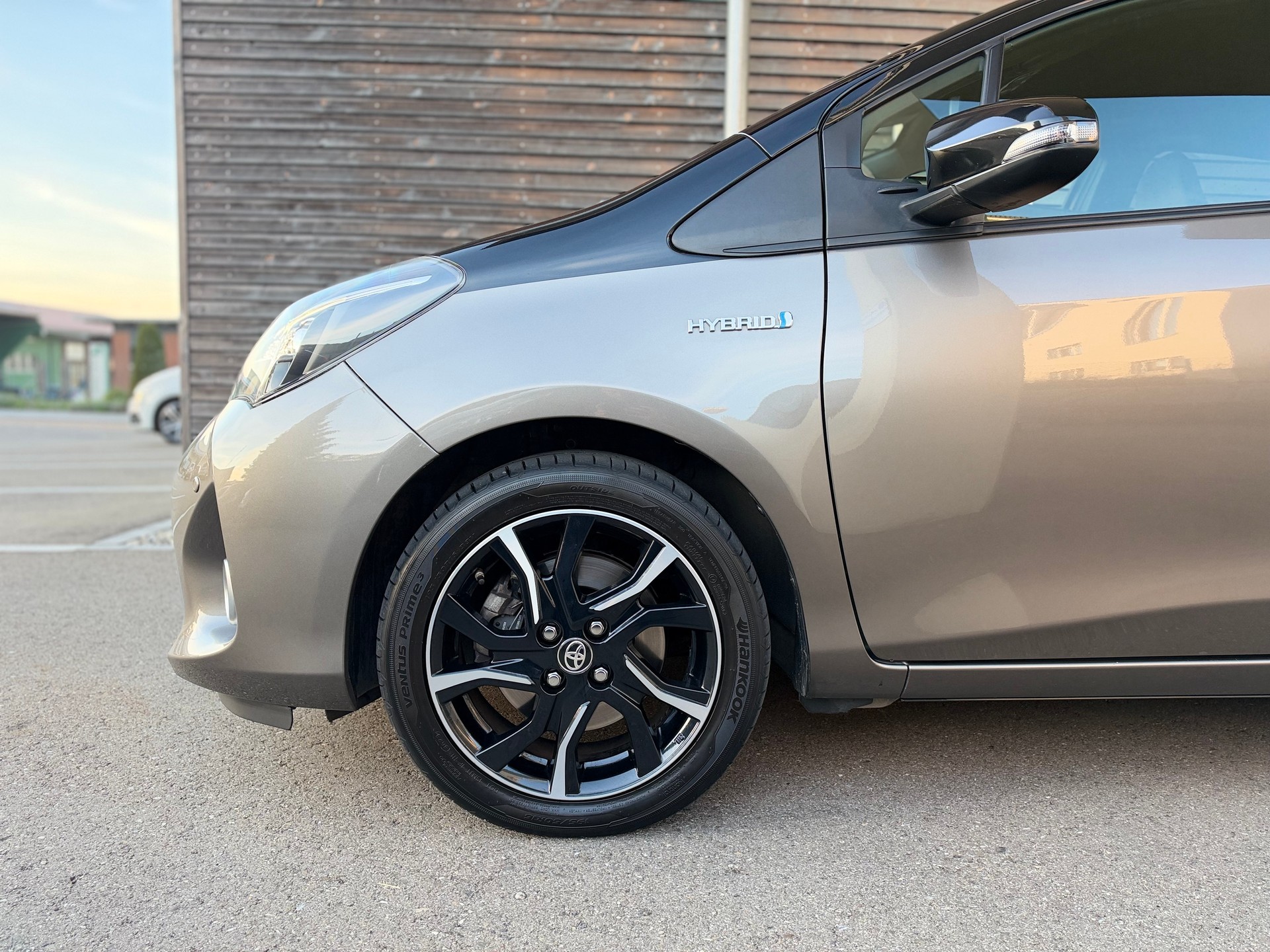TOYOTA Yaris 1.5 VVT-i Hybrid Sol Premium e-CVT-image-6
