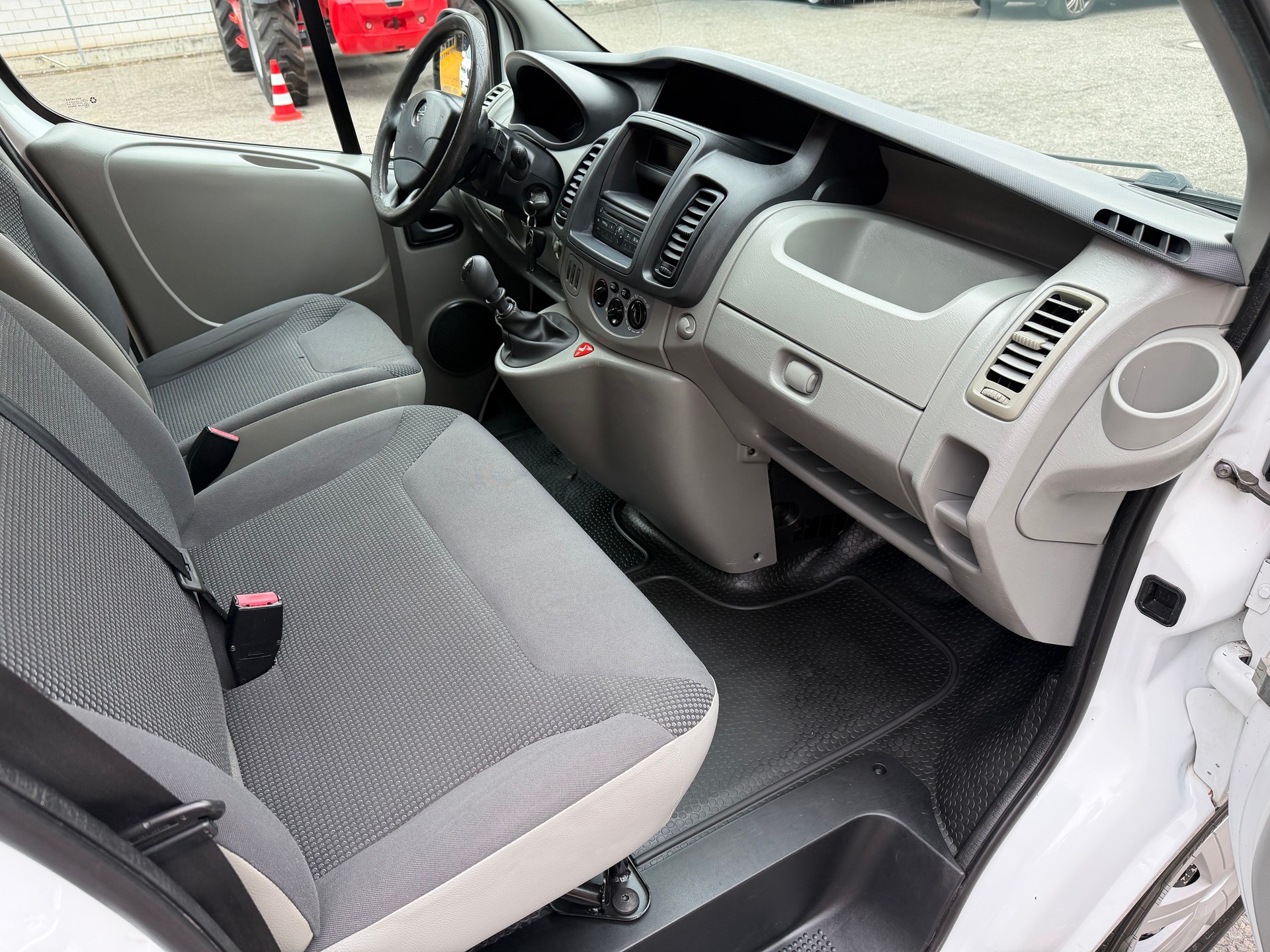 OPEL Vivaro 2.0 CDTI 2.7t L1H1-image-7