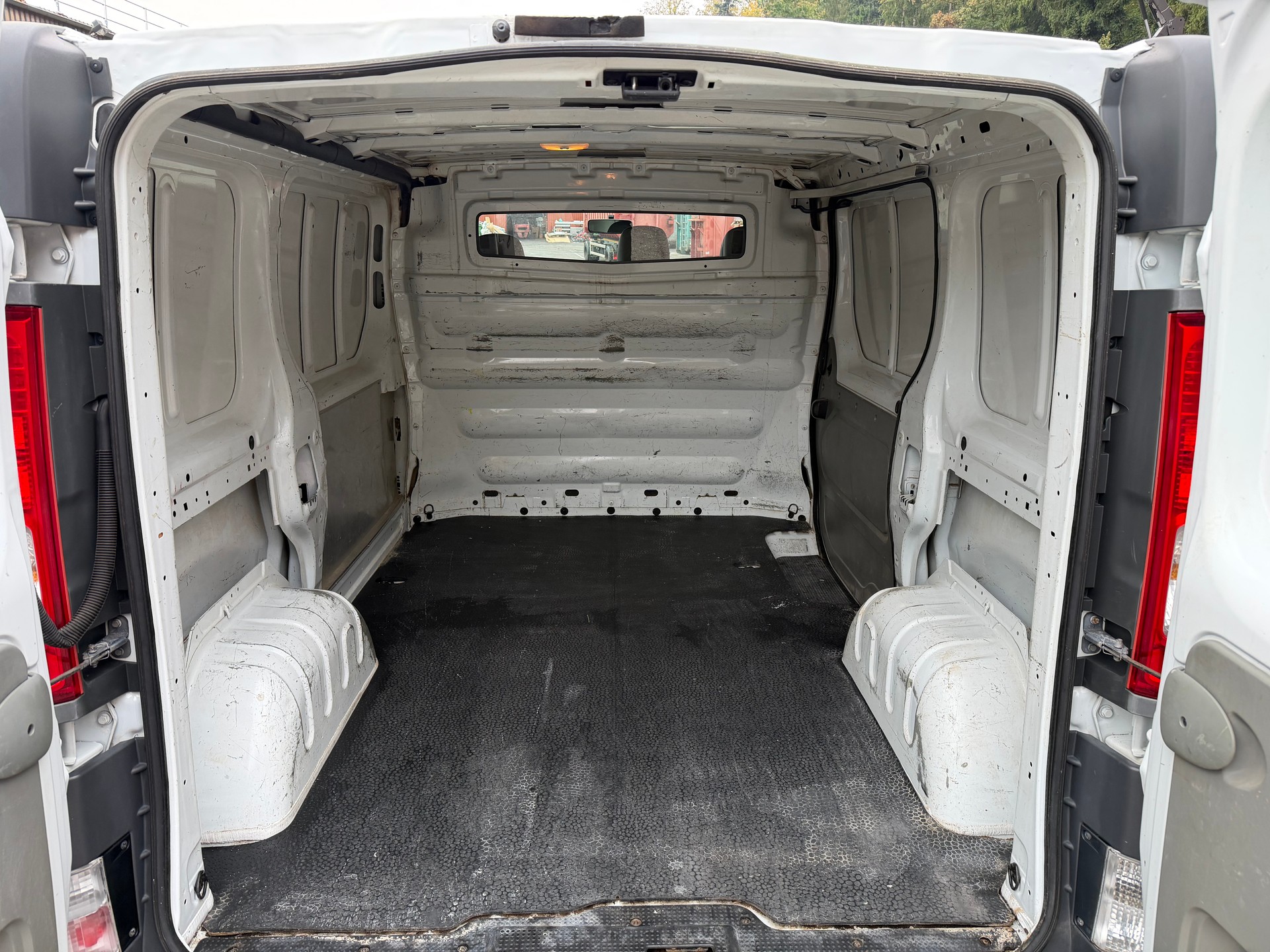 OPEL Vivaro 2.0 CDTI 2.7t L1H1-image-6