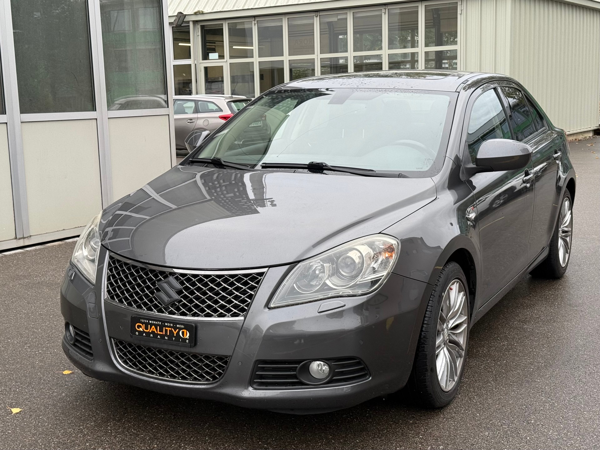 SUZUKI Kizashi 2.4 GL Top 4WD CVT-image-1