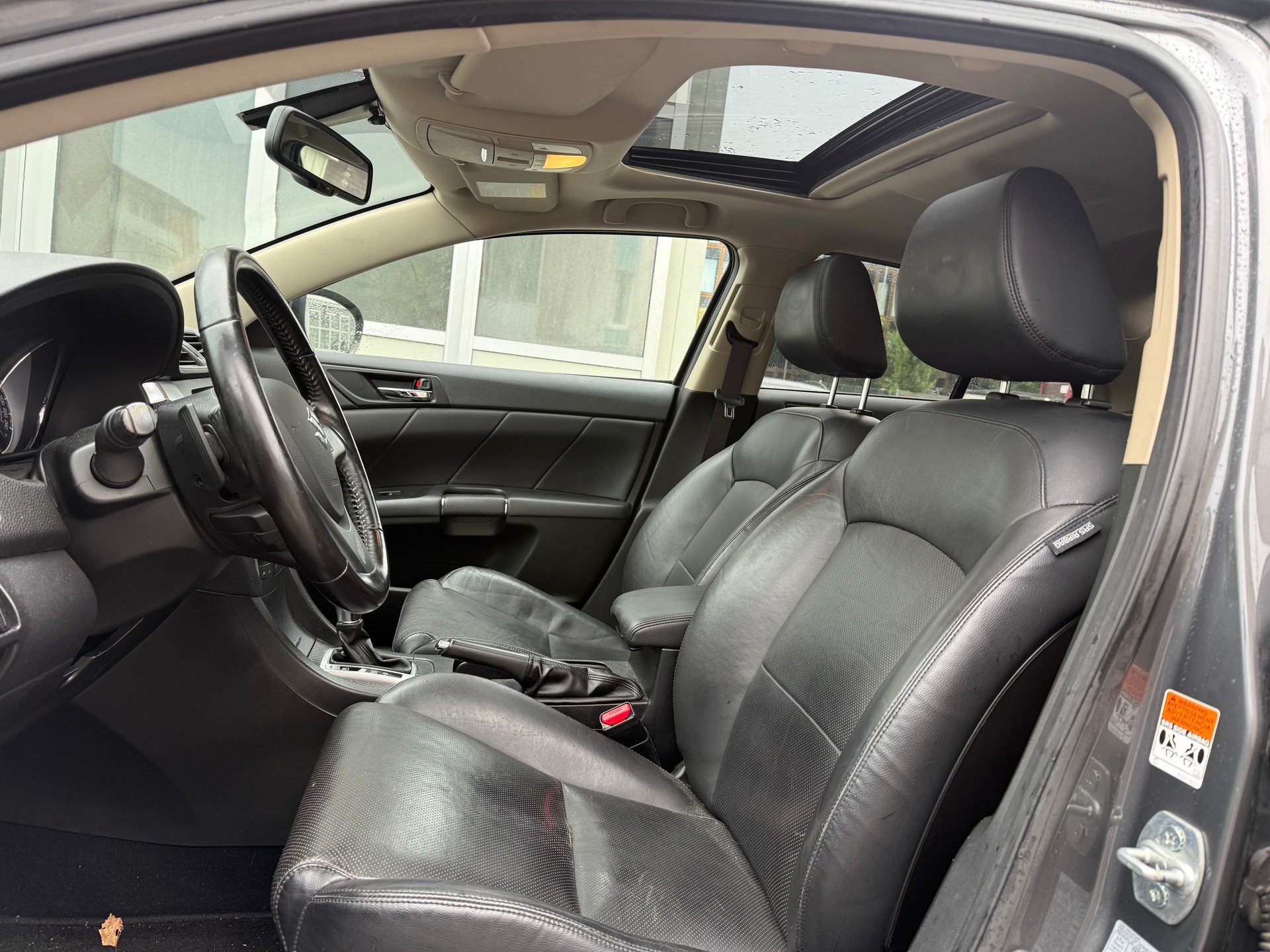 SUZUKI Kizashi 2.4 GL Top 4WD CVT-image-5