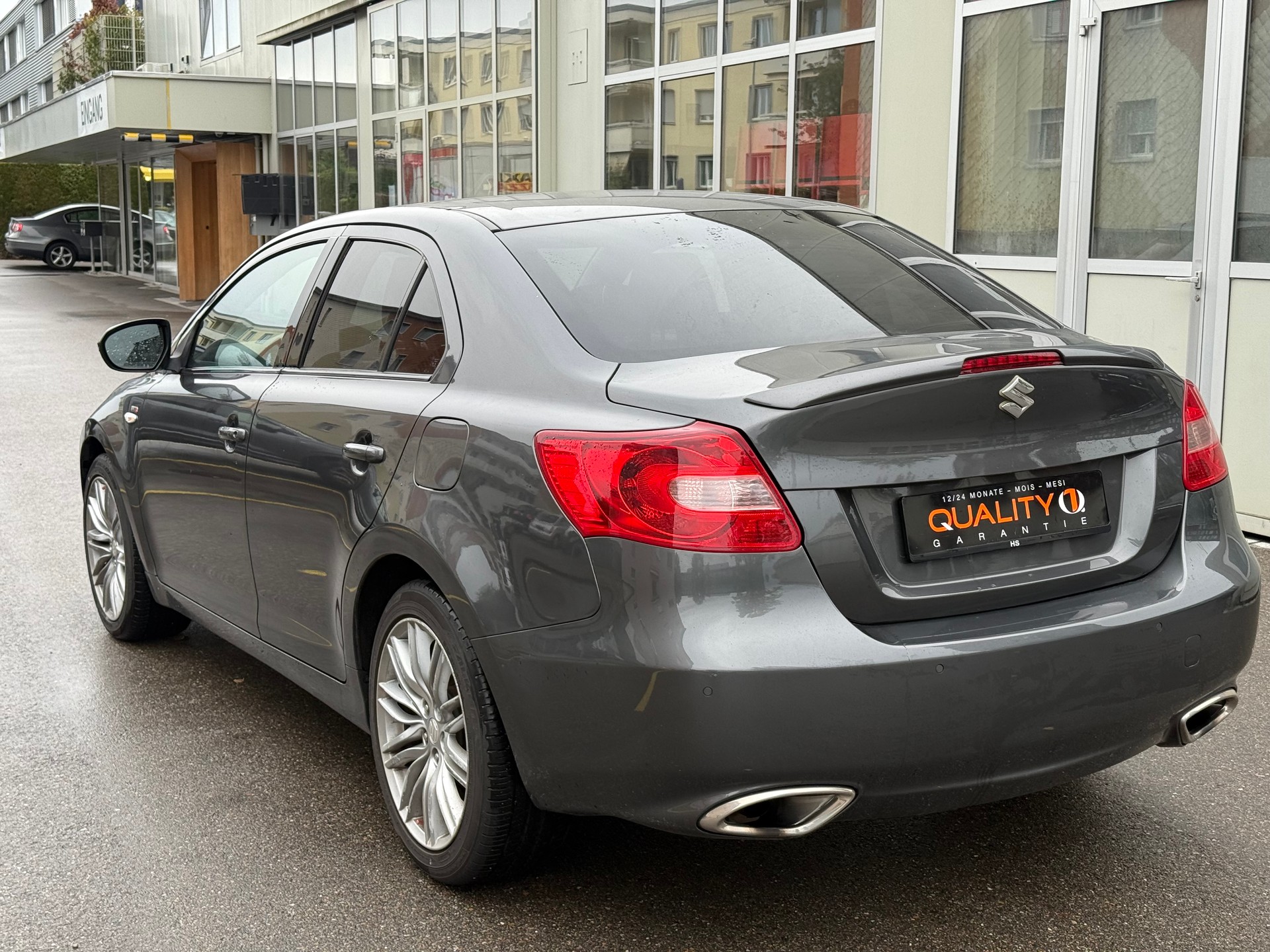 SUZUKI Kizashi 2.4 GL Top 4WD CVT-image-4
