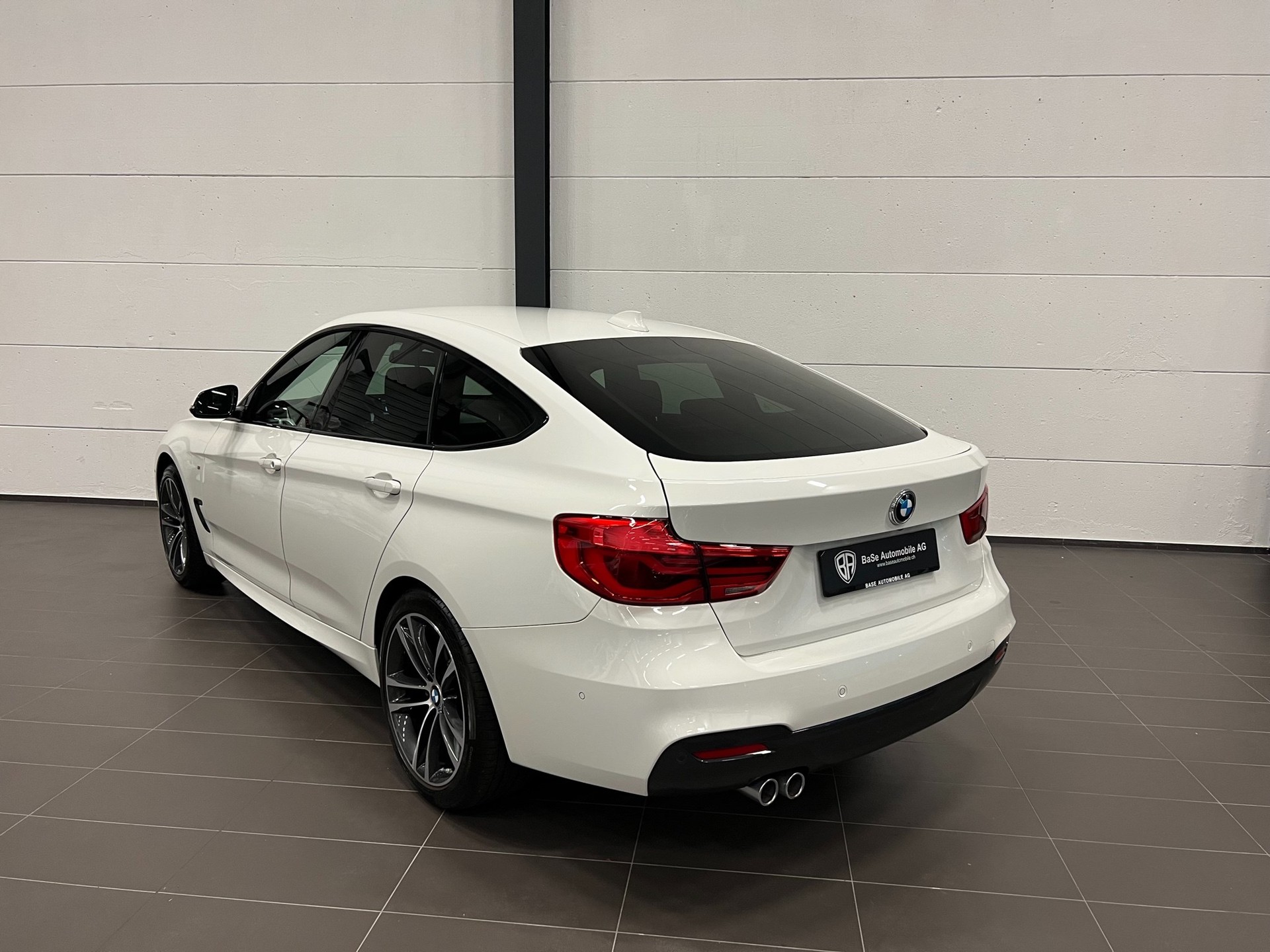 BMW 330d GT xDrive M Sport Steptronic-image-11