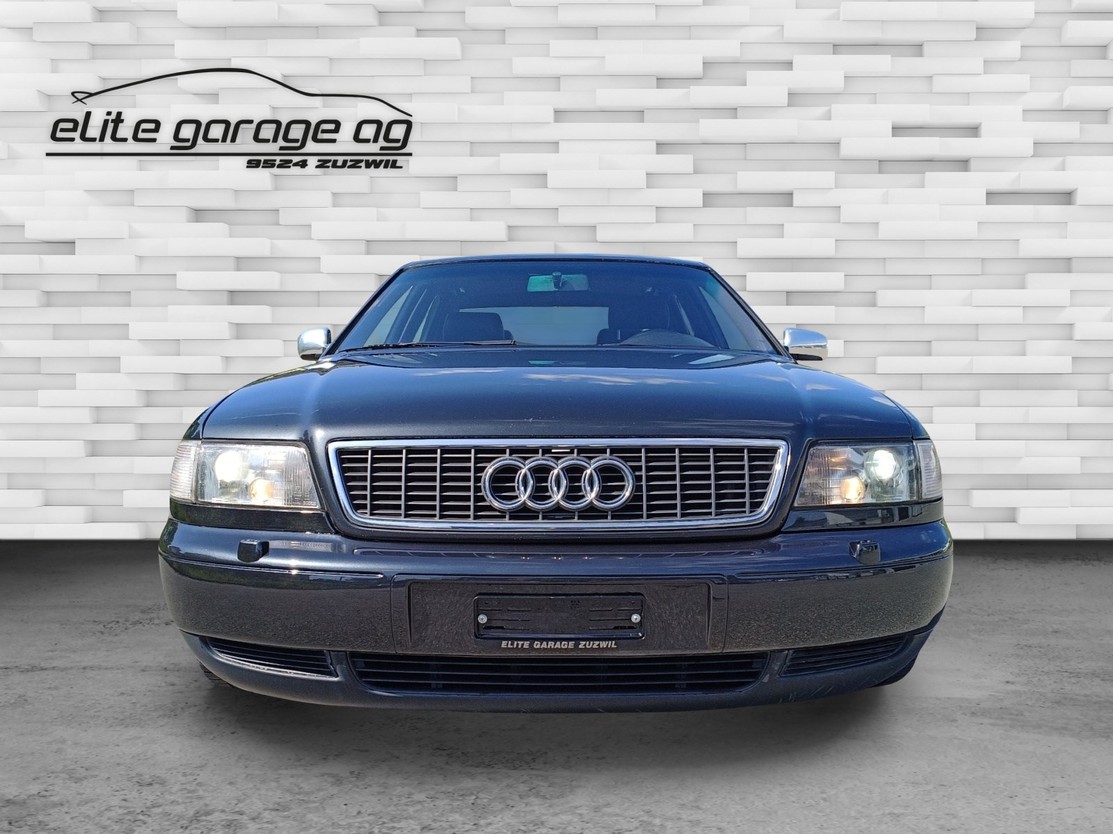 AUDI S8 4.2 quattro-image-1