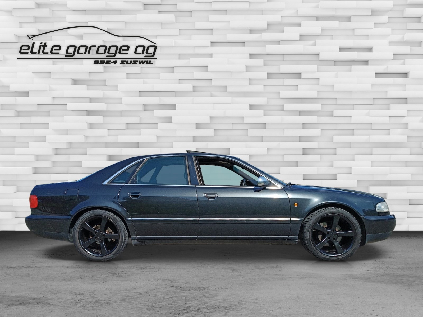 AUDI S8 4.2 quattro-image-4