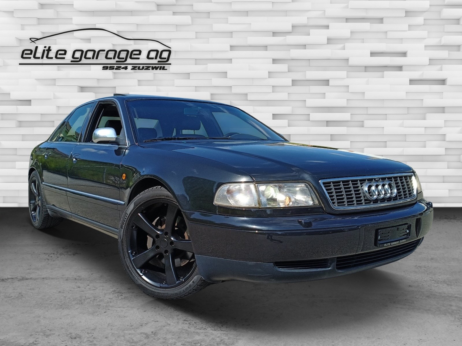 AUDI S8 4.2 quattro-image-2
