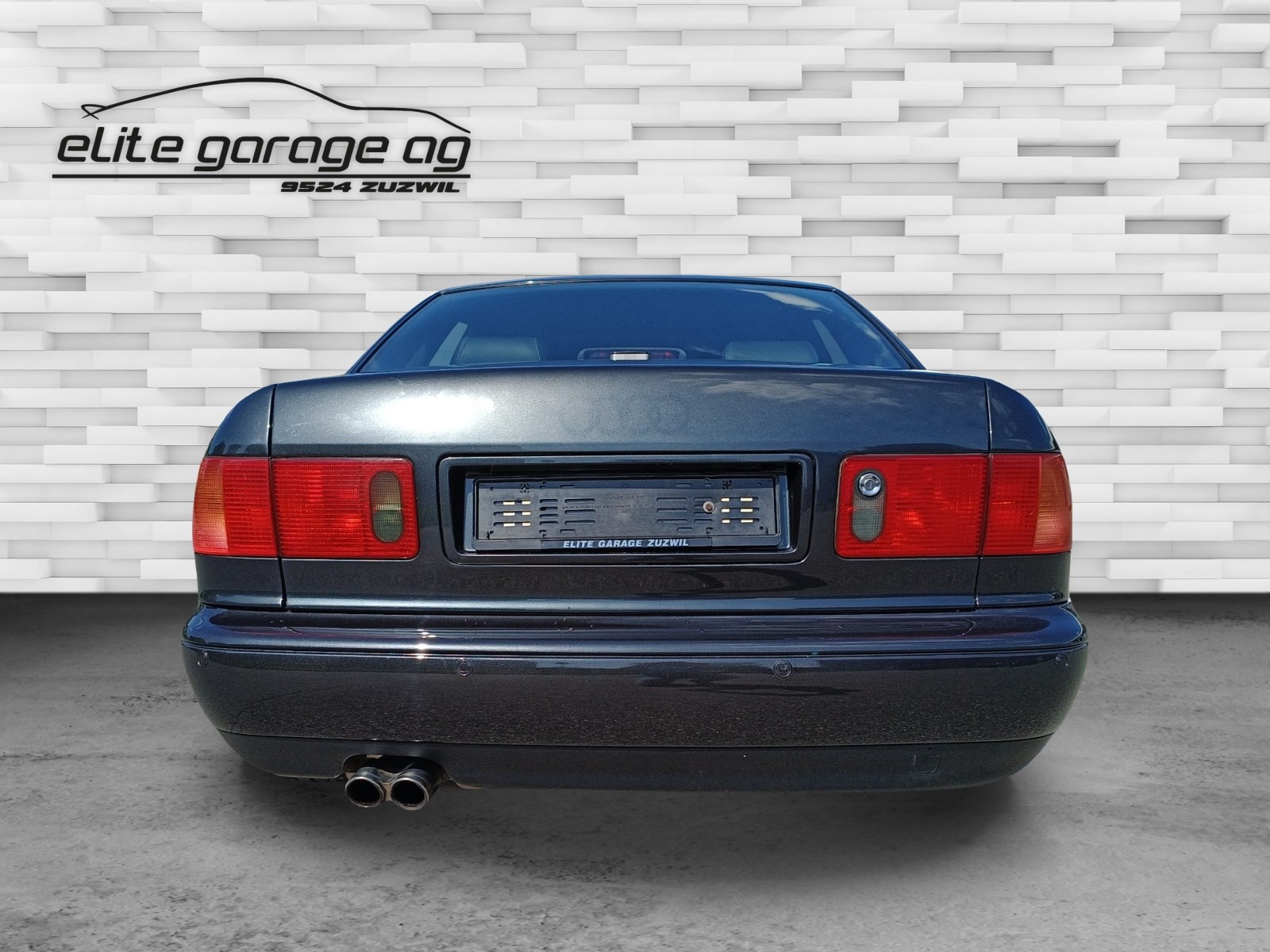AUDI S8 4.2 quattro-image-6