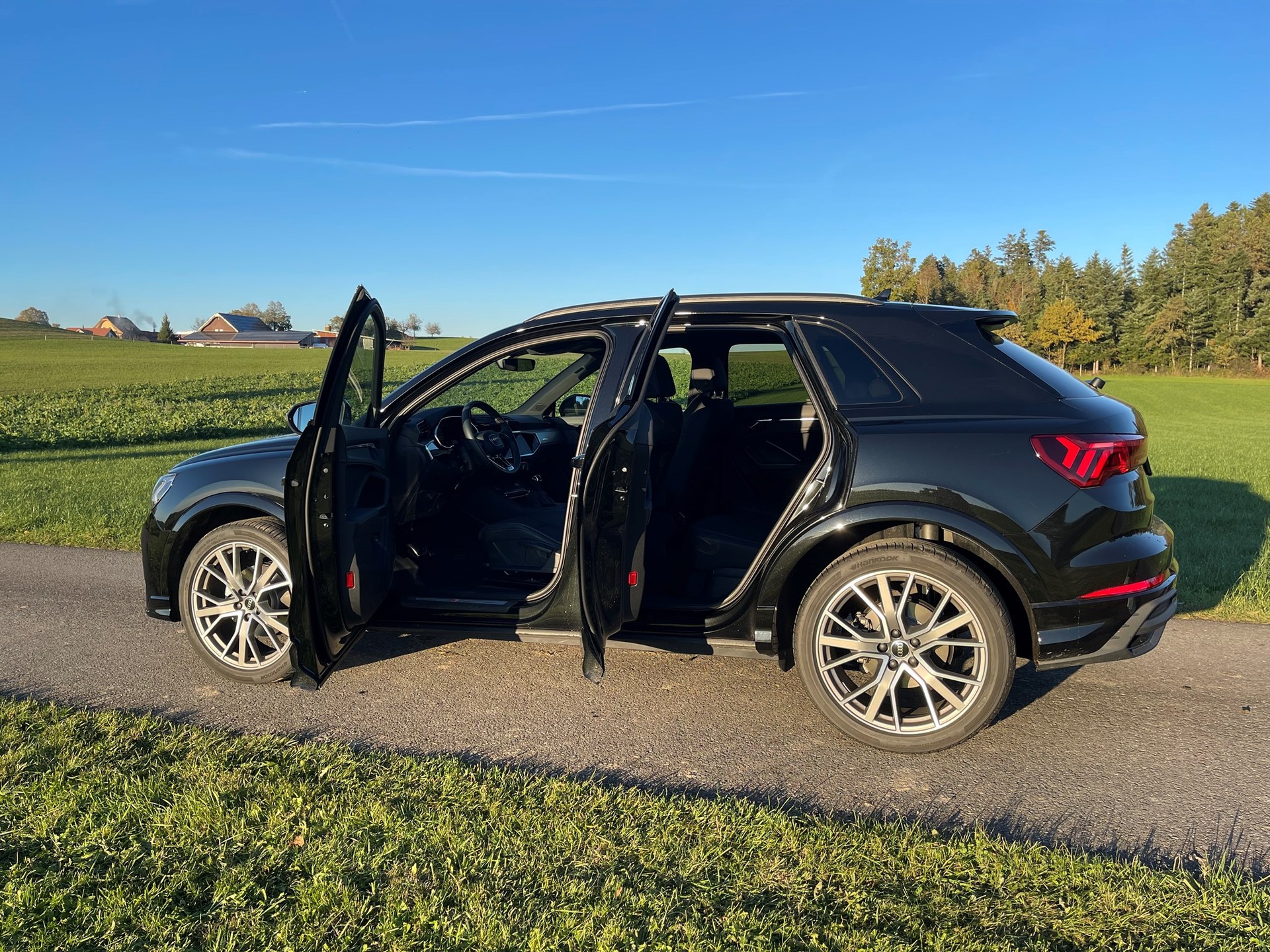 AUDI Q3 35 TFSI S line Attraction-image-3