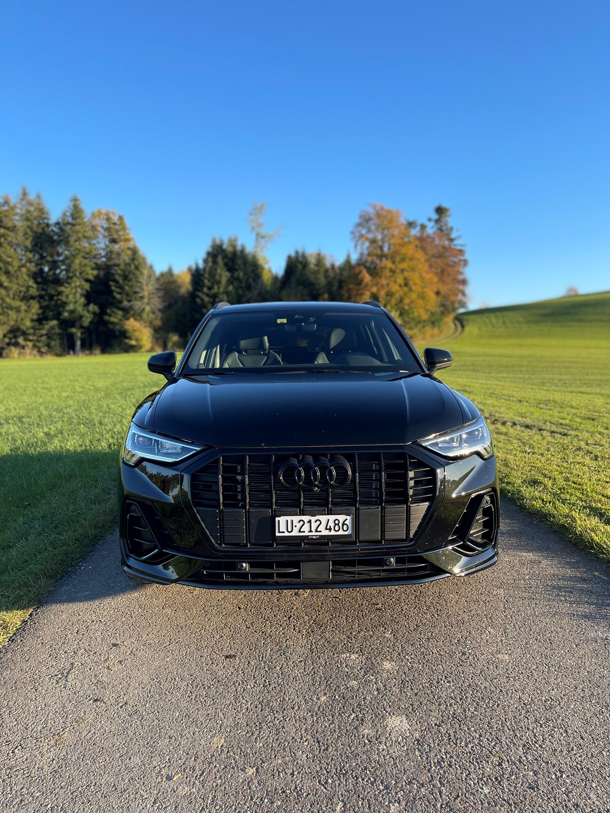 AUDI Q3 35 TFSI S line Attraction-image-1