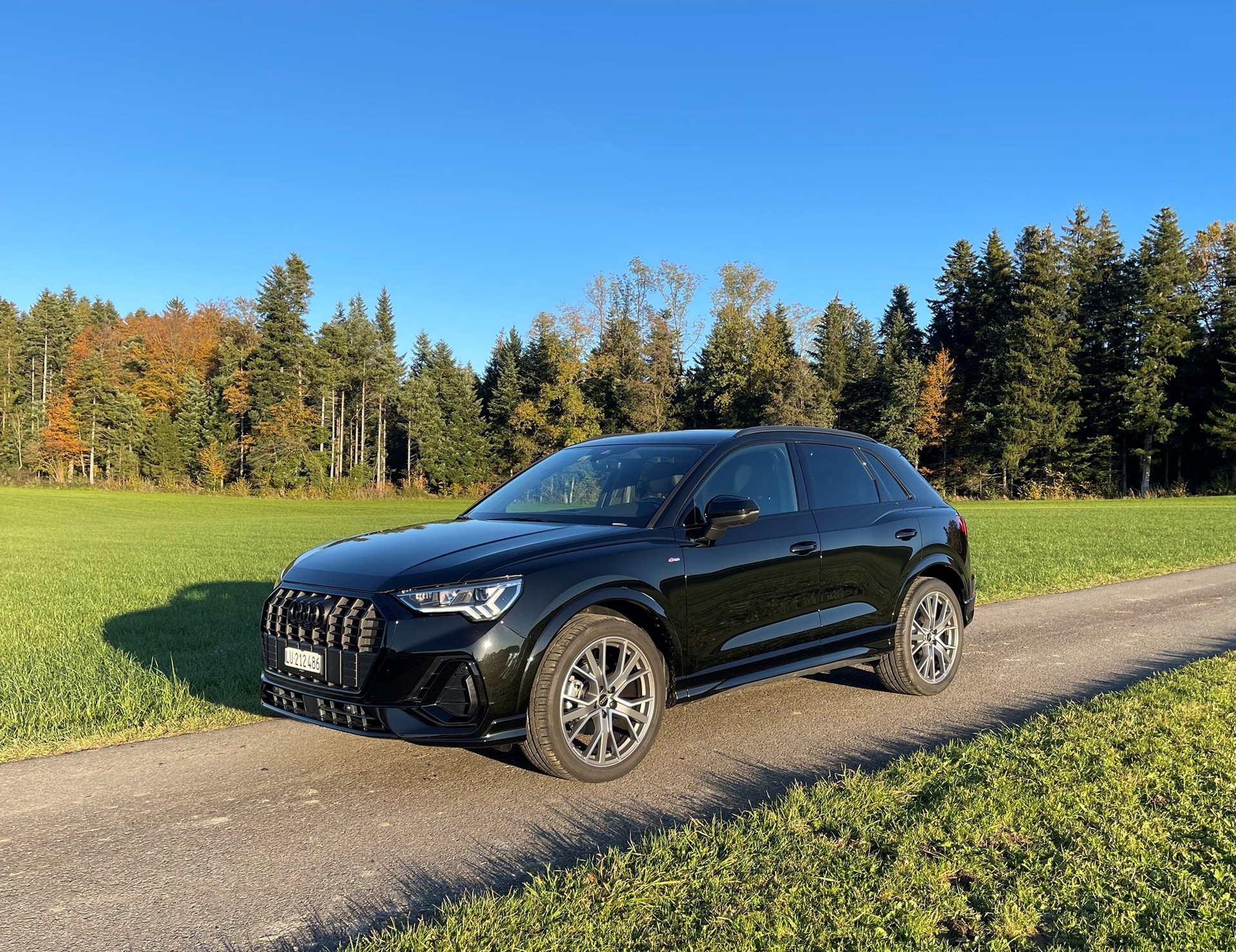AUDI Q3 35 TFSI S line Attraction-image-0