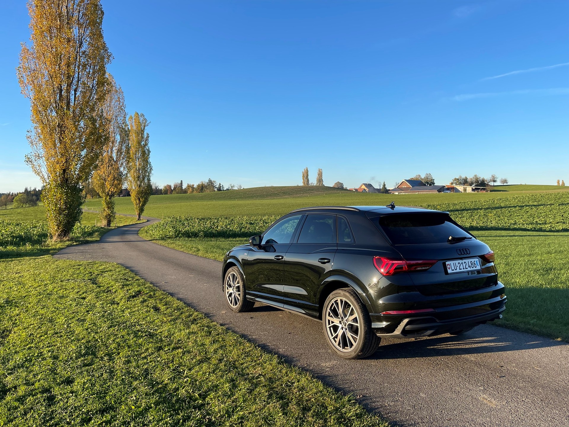AUDI Q3 35 TFSI S line Attraction-image-2