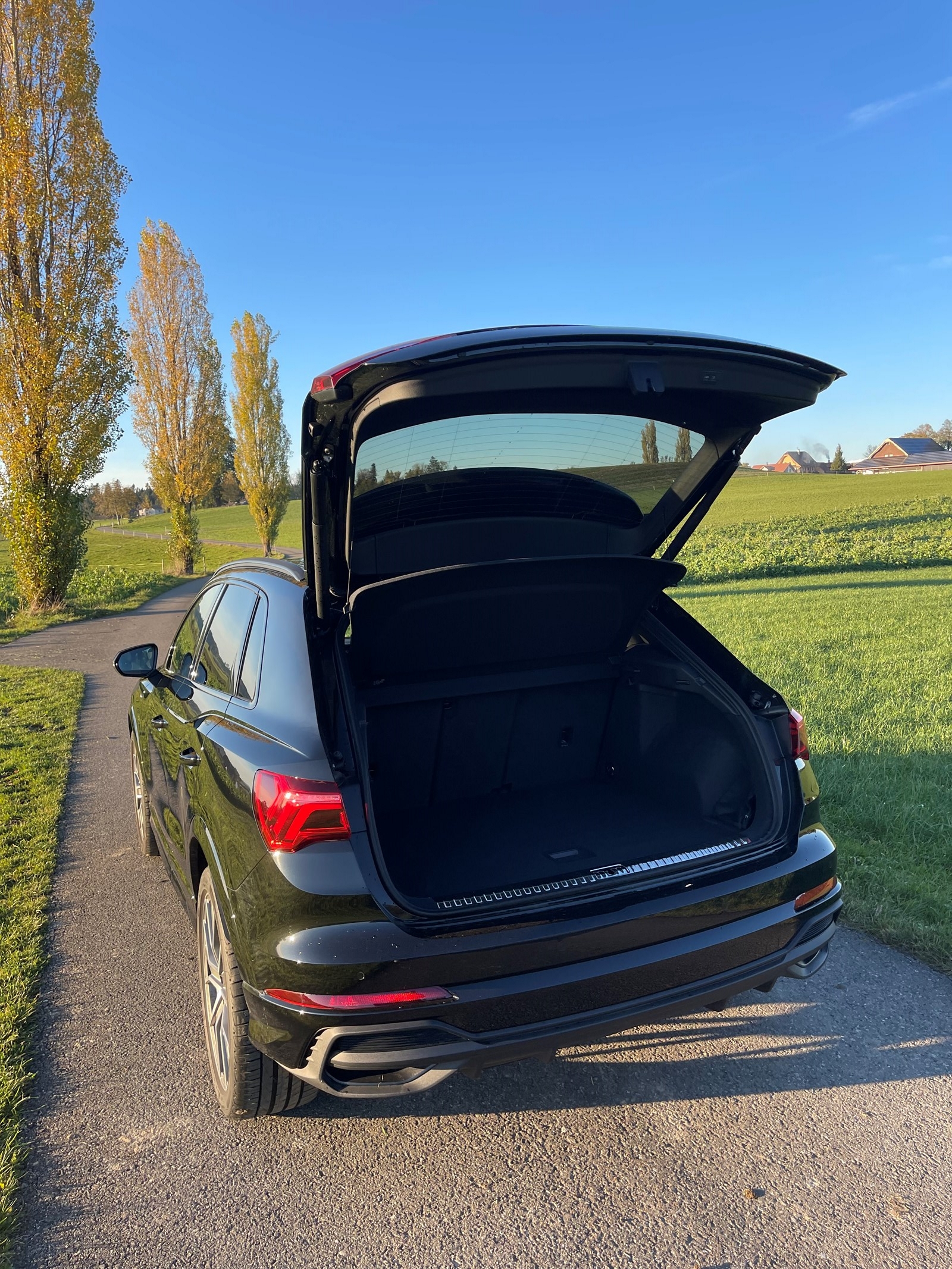 AUDI Q3 35 TFSI S line Attraction-image-4