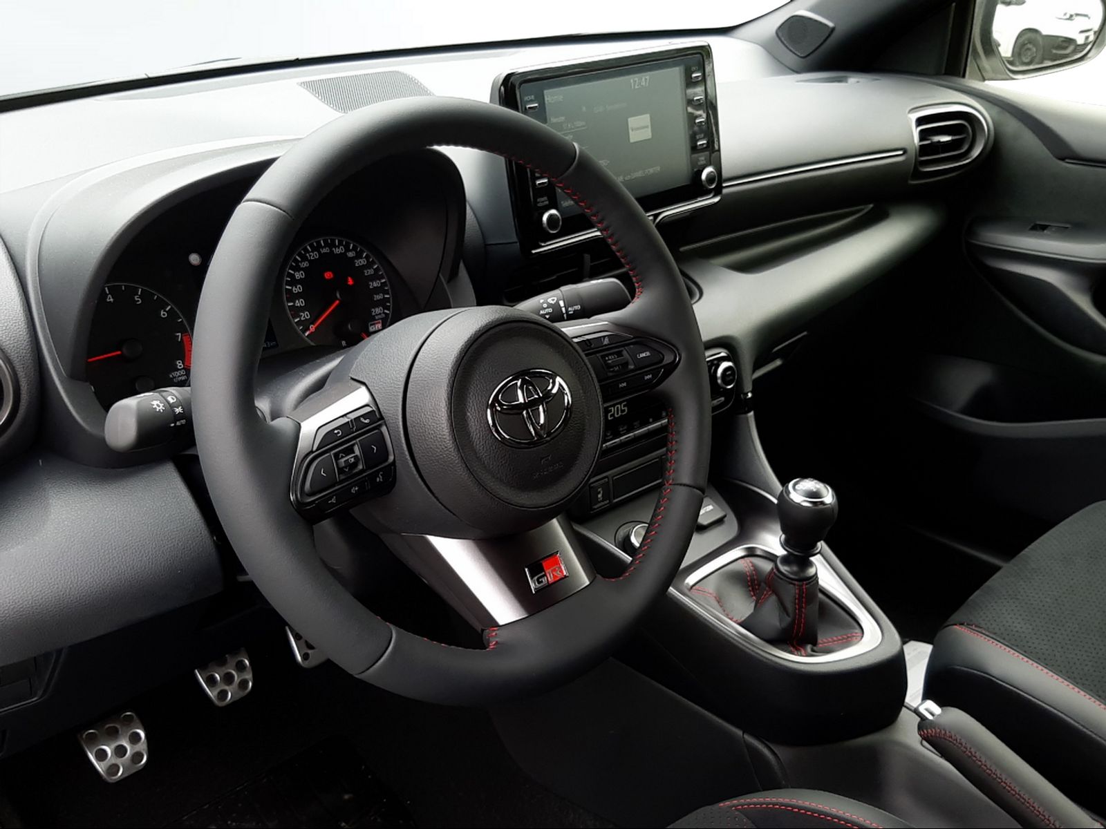 TOYOTA GR Yaris 1.6 Turbo Sport 4x4-image-8