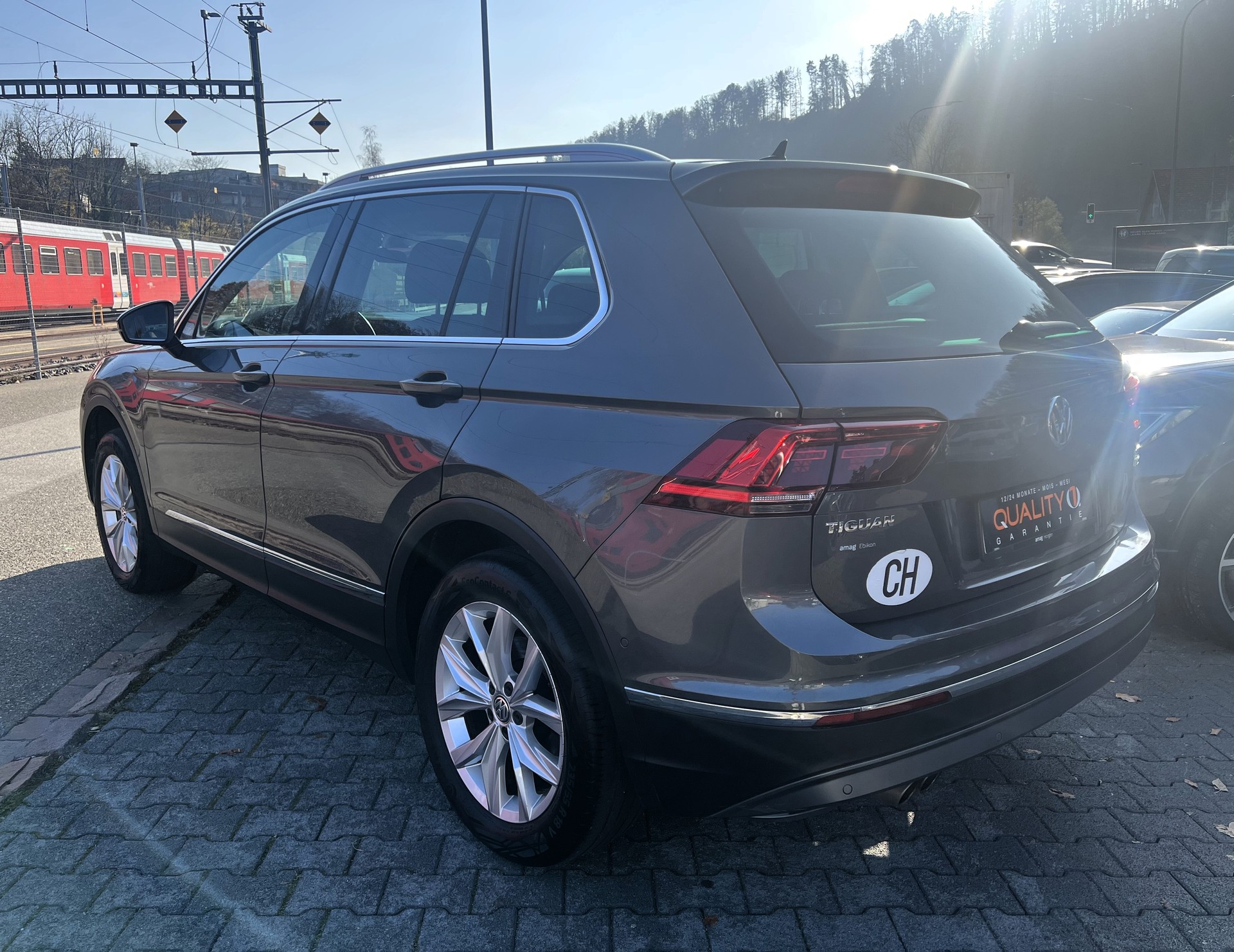 VW Tiguan 2.0 TDI SCR Highline 4Motion DSG-image-2